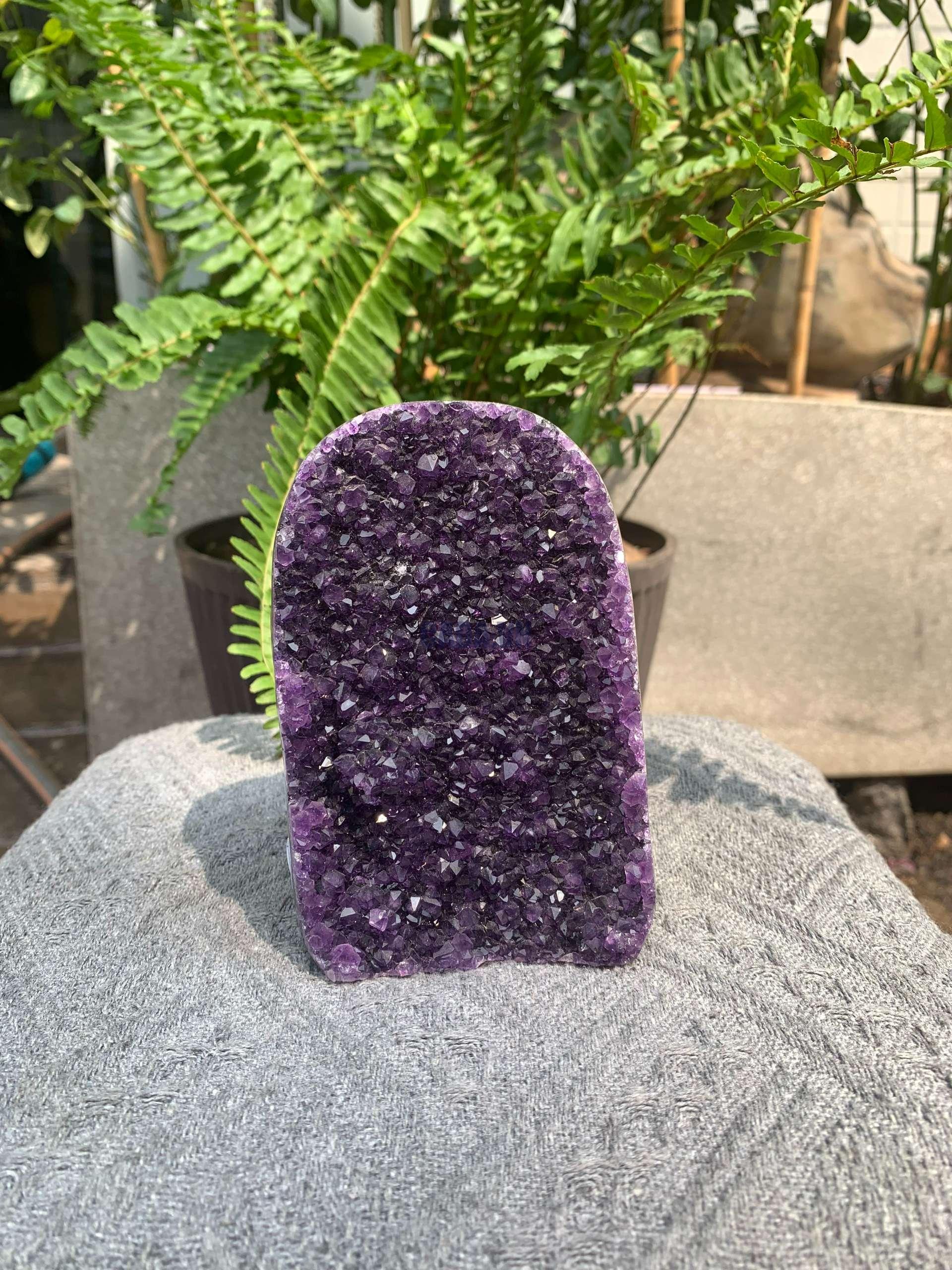 HỐC THẠCH ANH TÍM NHỎ – SMALL AMETHYST GEODE (TV553), KL: 1,174KG, KT: 12,5*8CM