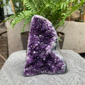HỐC THẠCH ANH TÍM NHỎ – SMALL AMETHYST GEODE (TV555), KL: 0,874KG, KT: 13,5*9CM
