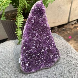 HỐC THẠCH ANH TÍM NHỎ – SMALL AMETHYST GEODE (TV556), KL: 1,032KG, KT: 15,5*10CM