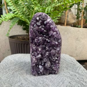 HỐC THẠCH ANH TÍM NHỎ – SMALL AMETHYST GEODE (TV557), KL: 1,17KG, KT: 14*7CM