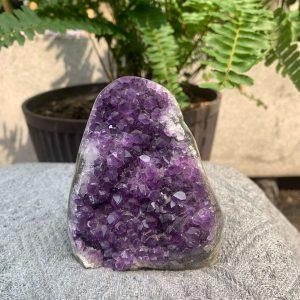 HỐC THẠCH ANH TÍM NHỎ – SMALL AMETHYST GEODE (TV561), KL: 0,466KG, KT: 10*7,5CM