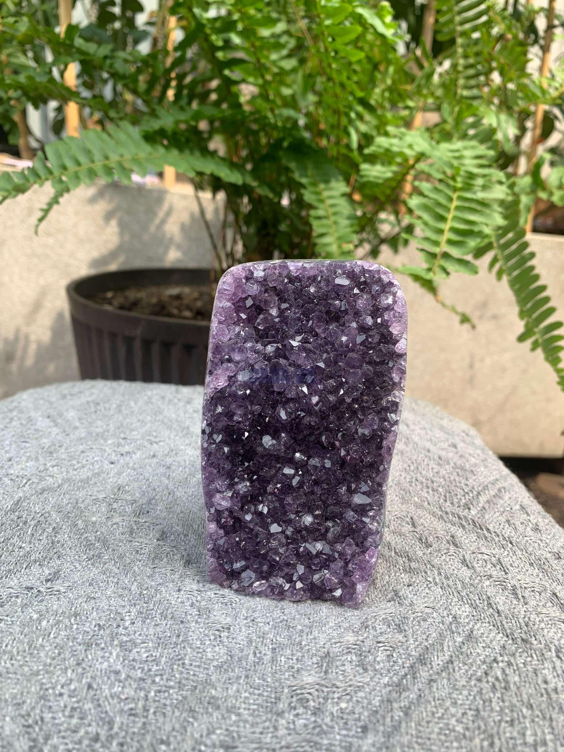 HỐC THẠCH ANH TÍM NHỎ – SMALL AMETHYST GEODE (TV564), KL: 0,318KG, KT: 9*5CM