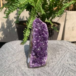 HỐC THẠCH ANH TÍM NHỎ – SMALL AMETHYST GEODE (TV565), KL: 0,32KG, KT: 10*3,5CM