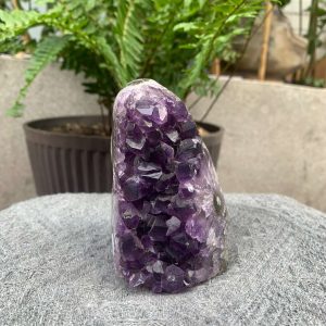 HỐC THẠCH ANH TÍM NHỎ – SMALL AMETHYST GEODE (TV566), KL: 0,554KG, KT: 9*4CM