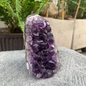 HỐC THẠCH ANH TÍM NHỎ – SMALL AMETHYST GEODE (TV566), KL: 0,554KG, KT: 9*4CM