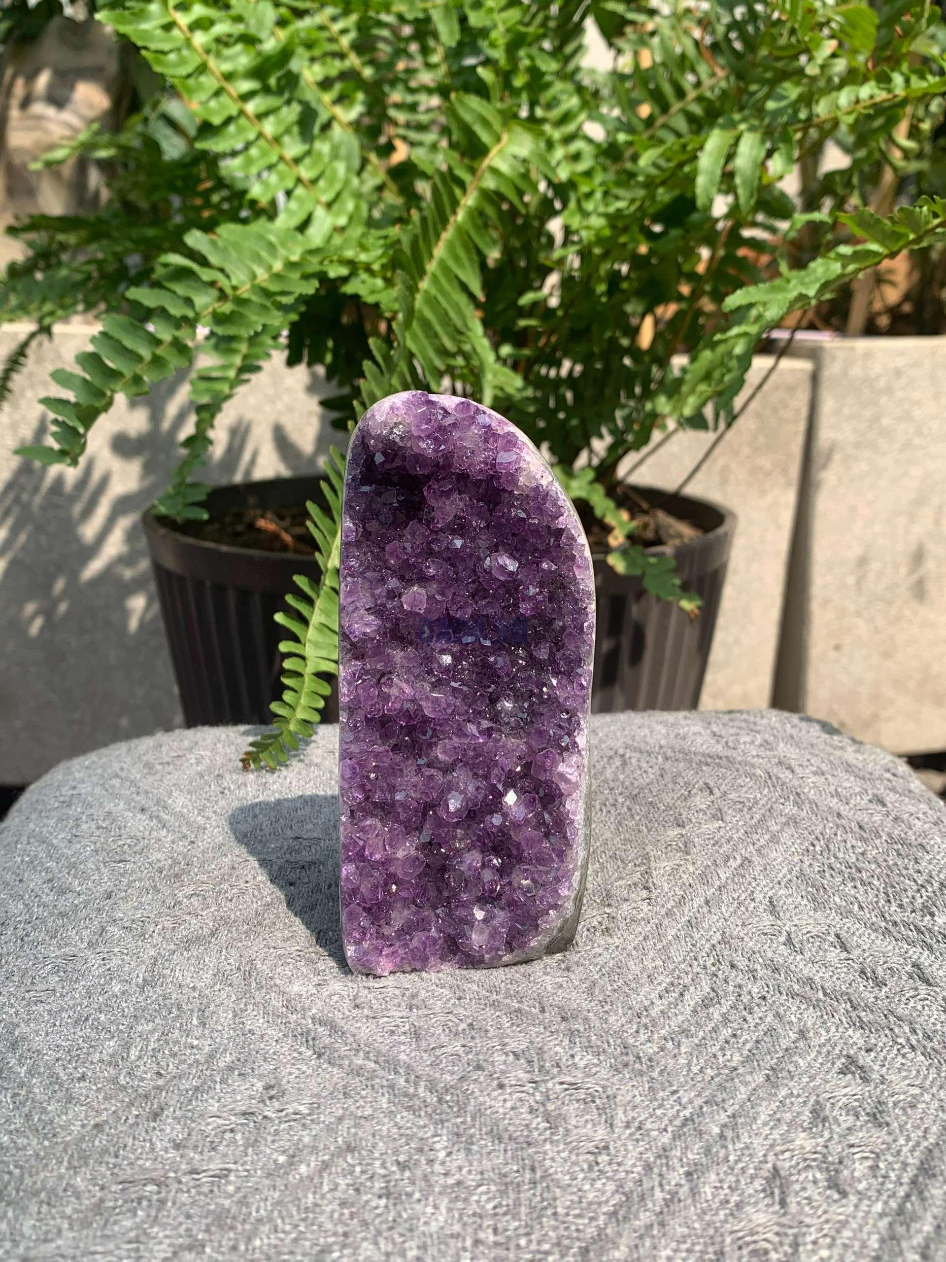 HỐC THẠCH ANH TÍM NHỎ – SMALL AMETHYST GEODE (TV567), KL: 0,328KG, KT: 11*5CM