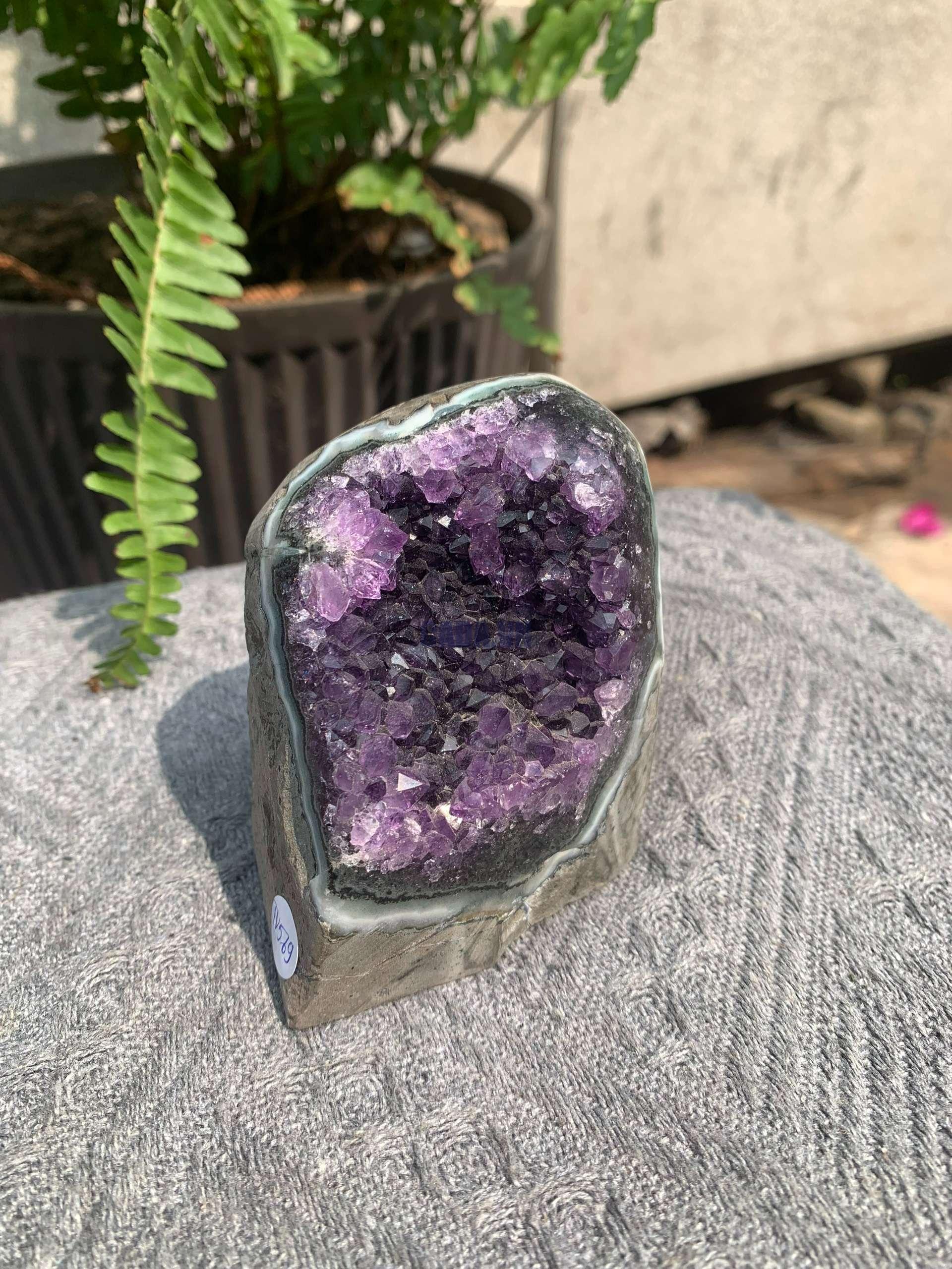 HỐC THẠCH ANH TÍM NHỎ – SMALL AMETHYST GEODE (TV569), KL: 0,428KG, KT: 8*6CM