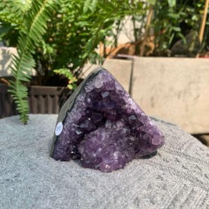 HỐC THẠCH ANH TÍM NHỎ – SMALL AMETHYST GEODE (TV572), KL: 0,528KG, KT: 7,5*9CM