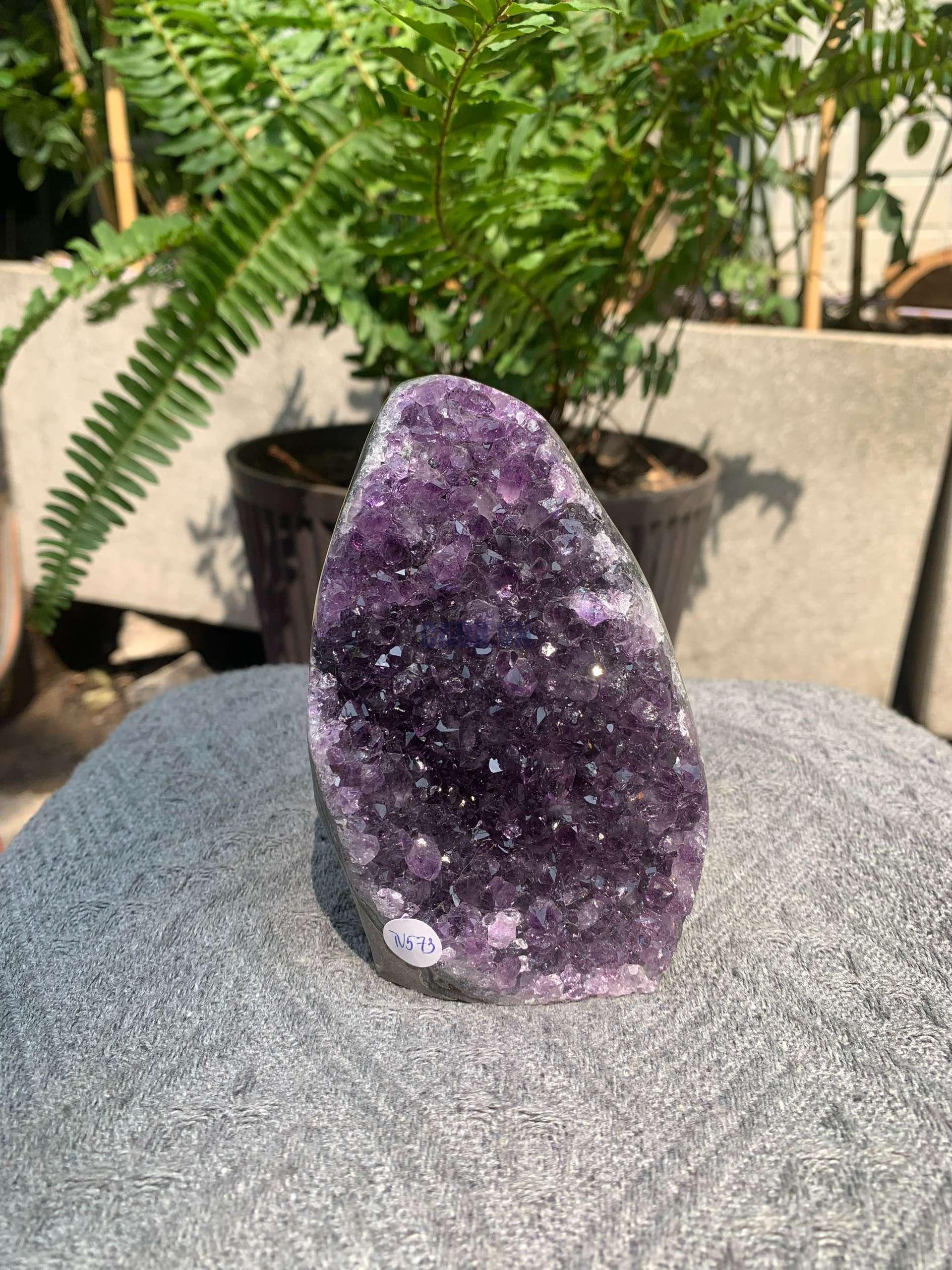 HỐC THẠCH ANH TÍM NHỎ – SMALL AMETHYST GEODE (TV573), KL: 0,536KG, KT: 11*7CM