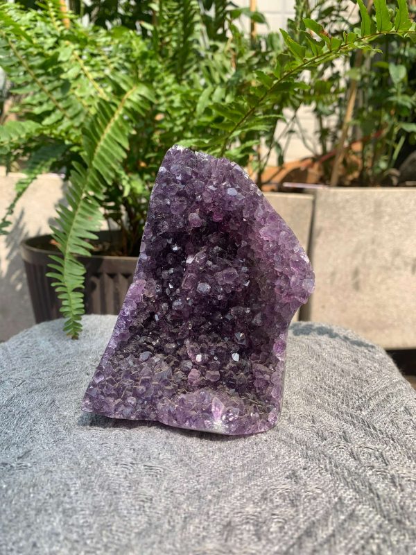 HỐC THẠCH ANH TÍM NHỎ – SMALL AMETHYST GEODE (TV578), KL: 0,602KG, KT: 11*8CM