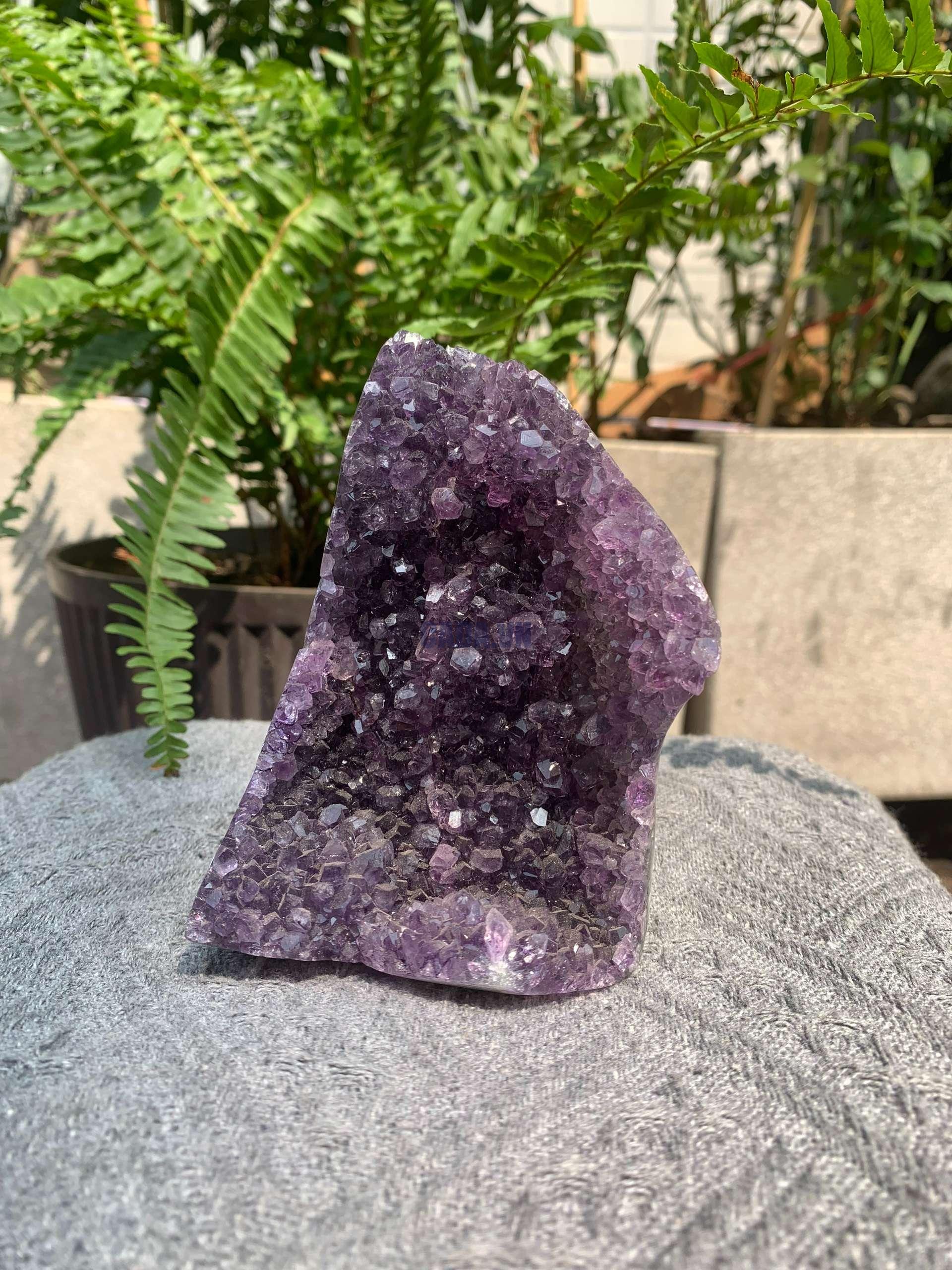 HỐC THẠCH ANH TÍM NHỎ – SMALL AMETHYST GEODE (TV578), KL: 0,602KG, KT: 11*8CM