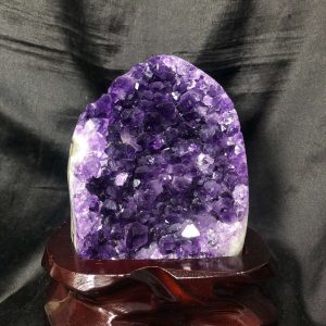 HỐC THẠCH ANH TÍM NHỎ – SMALL AMETHYST GEODE (TV579), KL: 1,366KG, KT: 12*10,5CM