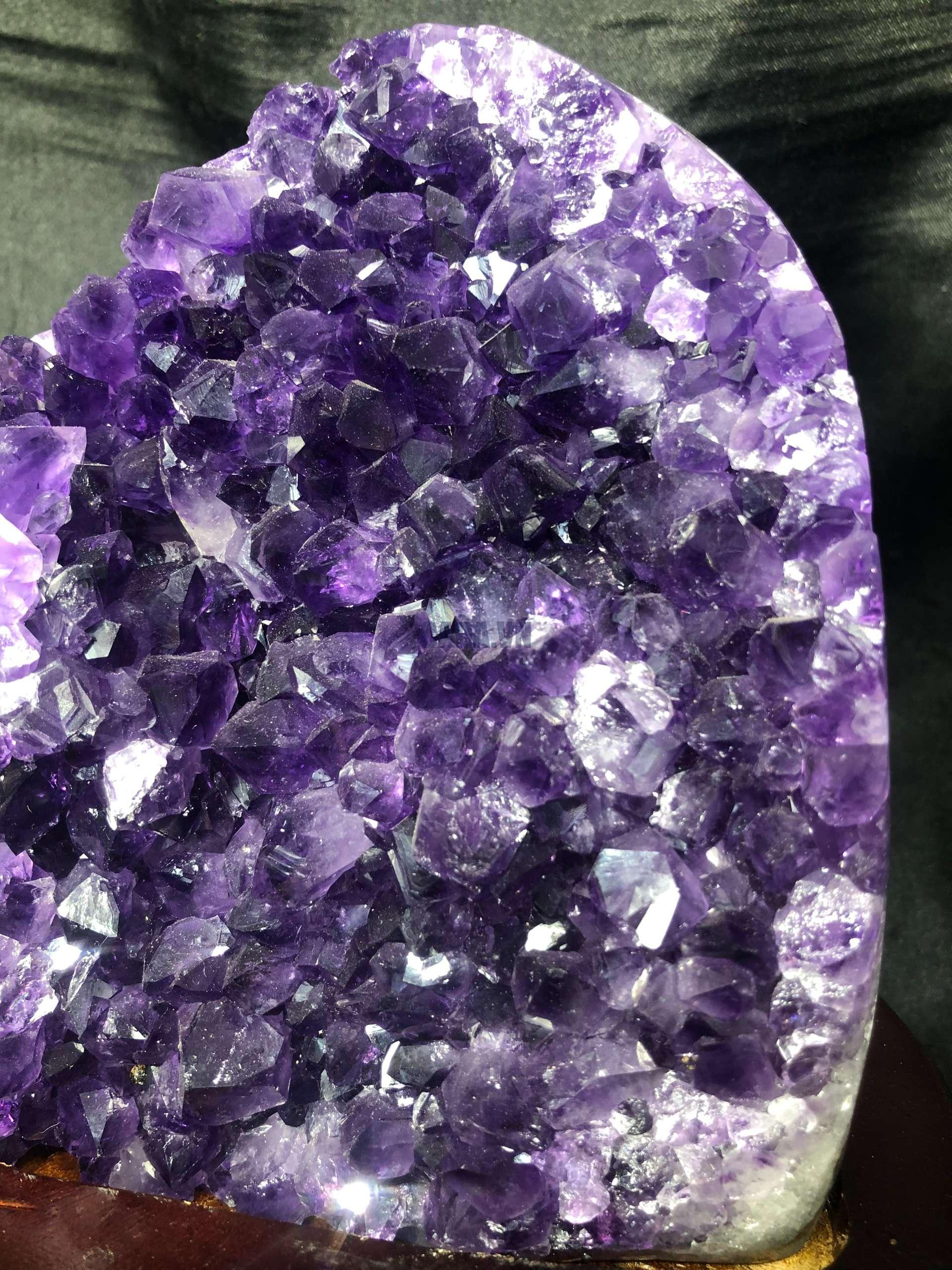 HỐC THẠCH ANH TÍM NHỎ – SMALL AMETHYST GEODE (TV579), KL: 1,366KG, KT: 12*10,5CM
