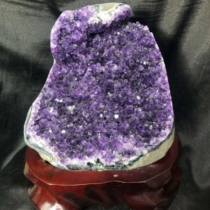 HỐC THẠCH ANH TÍM NHỎ – SMALL AMETHYST GEODE (TV581), KL: 1,938KG, KT: 12,3*13,3CM