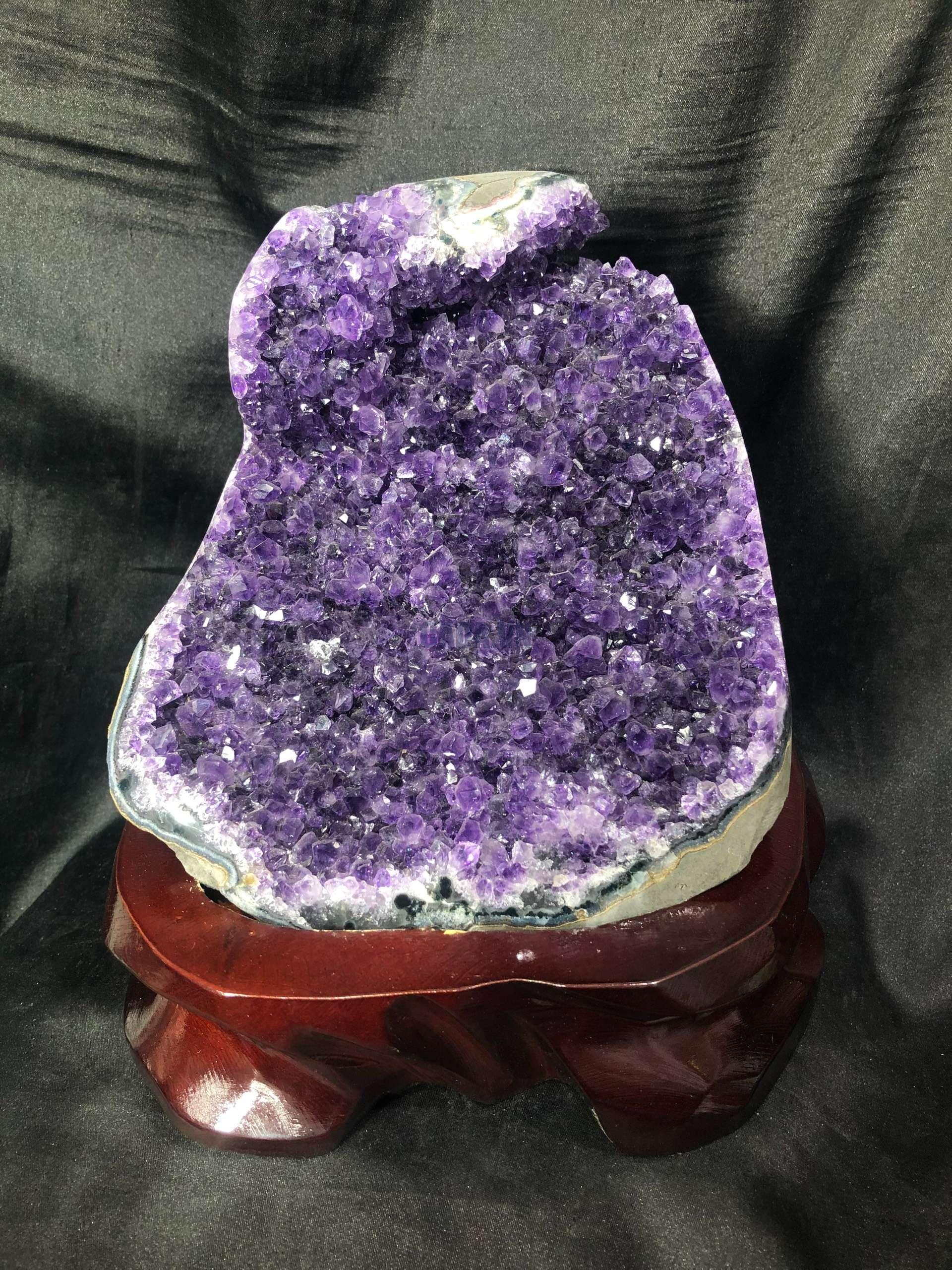 HỐC THẠCH ANH TÍM NHỎ – SMALL AMETHYST GEODE (TV581), KL: 1,938KG, KT: 12,3*13,3CM