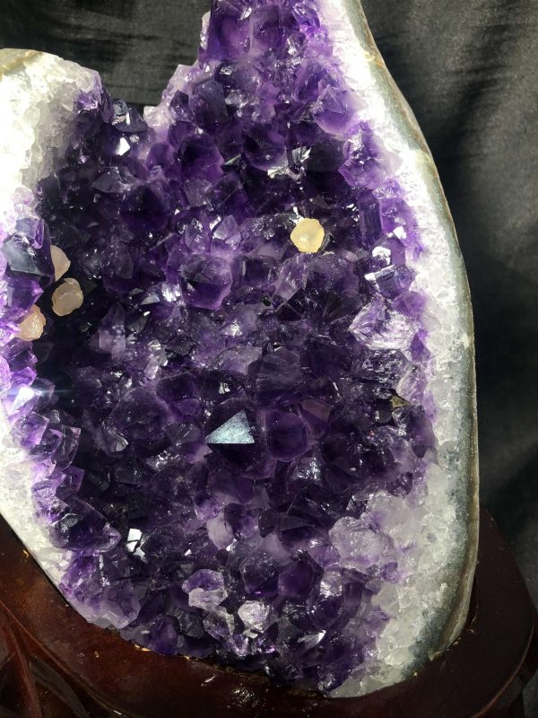 HỐC THẠCH ANH TÍM NHỎ – SMALL AMETHYST GEODE (TV582), KL: 2,316KG, KT: 14*12CM