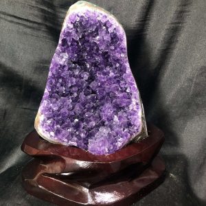HỐC THẠCH ANH TÍM NHỎ – SMALL AMETHYST GEODE (TV583), KL: 1,494KG, KT: 14*12CM