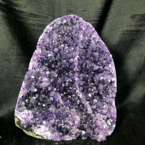 HỐC THẠCH ANH TÍM NHỎ – SMALL AMETHYST GEODE (TV586), KL: 2,394KG, KT: 15*12,8CM