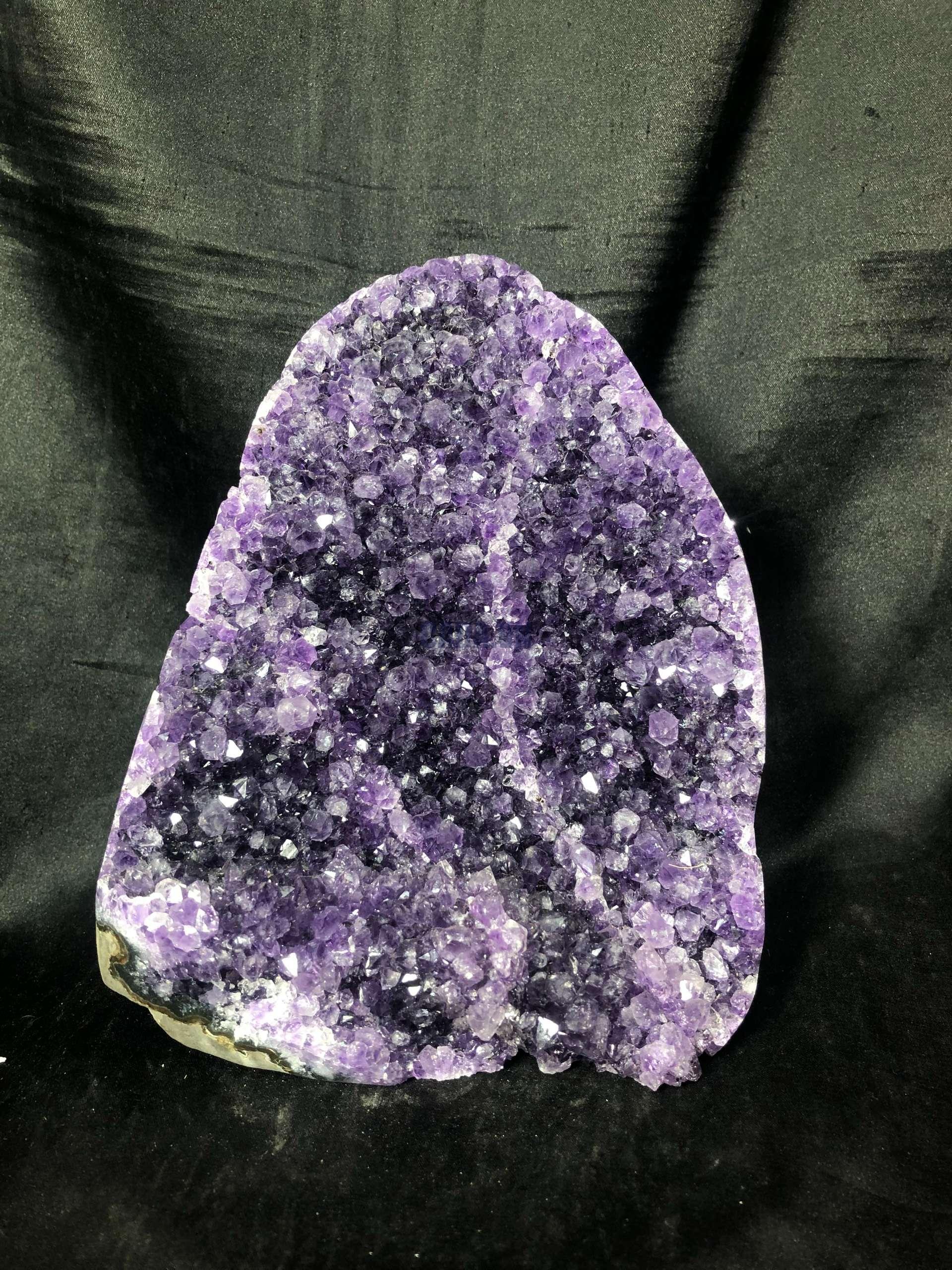 HỐC THẠCH ANH TÍM NHỎ – SMALL AMETHYST GEODE (TV586), KL: 2,394KG, KT: 15*12,8CM