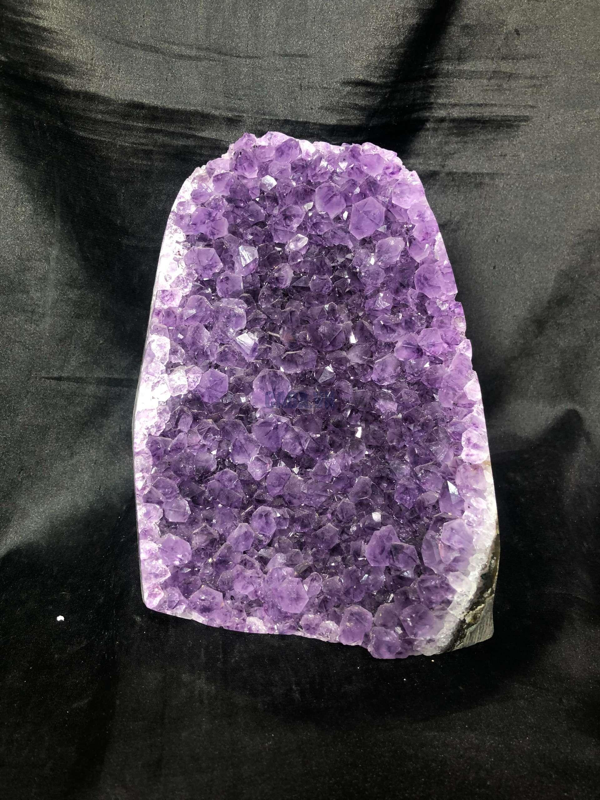 HỐC THẠCH ANH TÍM NHỎ – SMALL AMETHYST GEODE (TV587), KL: 2,438KG, KT: 14,2*12,2CM
