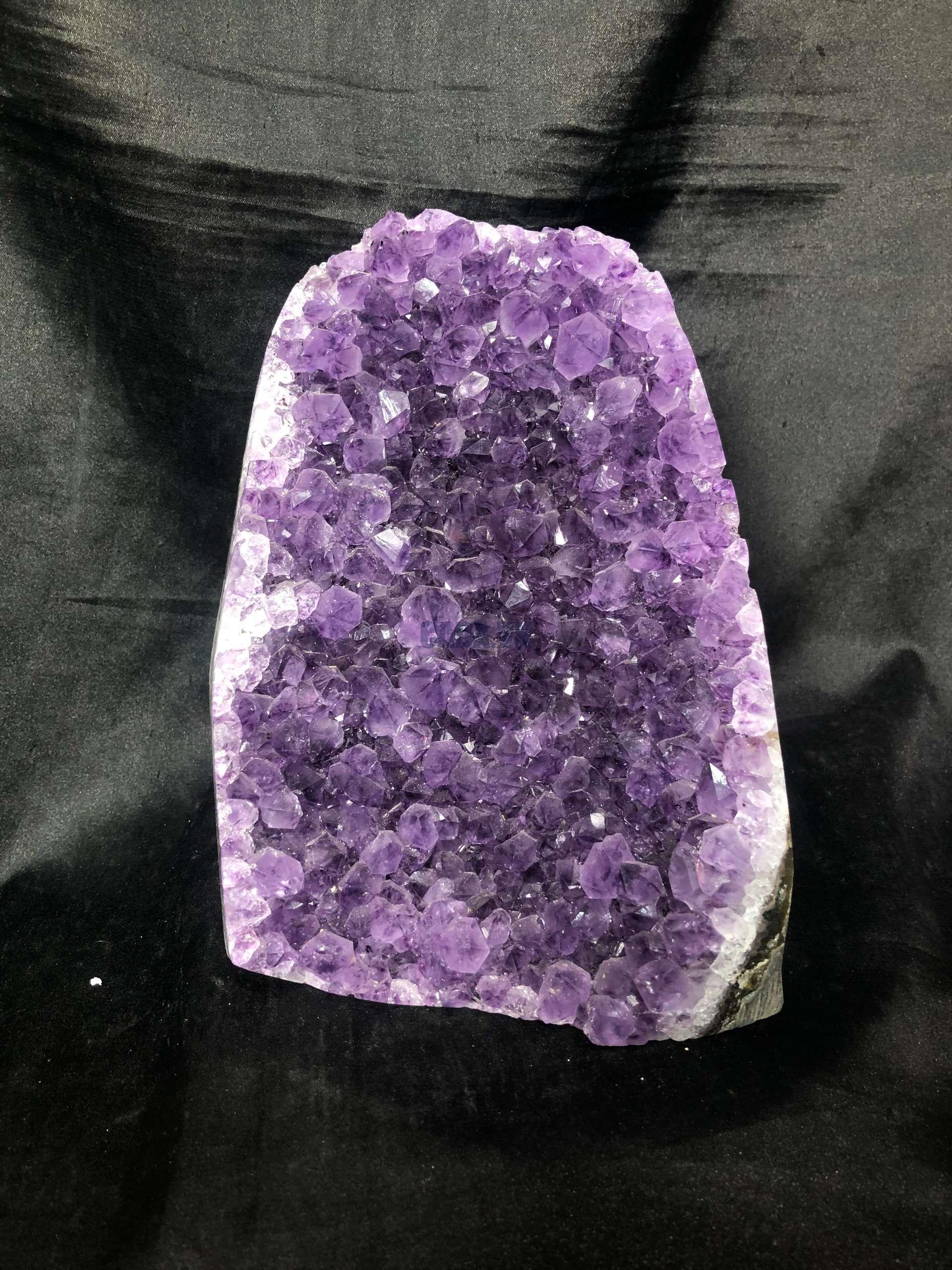 HỐC THẠCH ANH TÍM NHỎ – SMALL AMETHYST GEODE (TV587), KL: 2,438KG, KT: 14,2*12,2CM