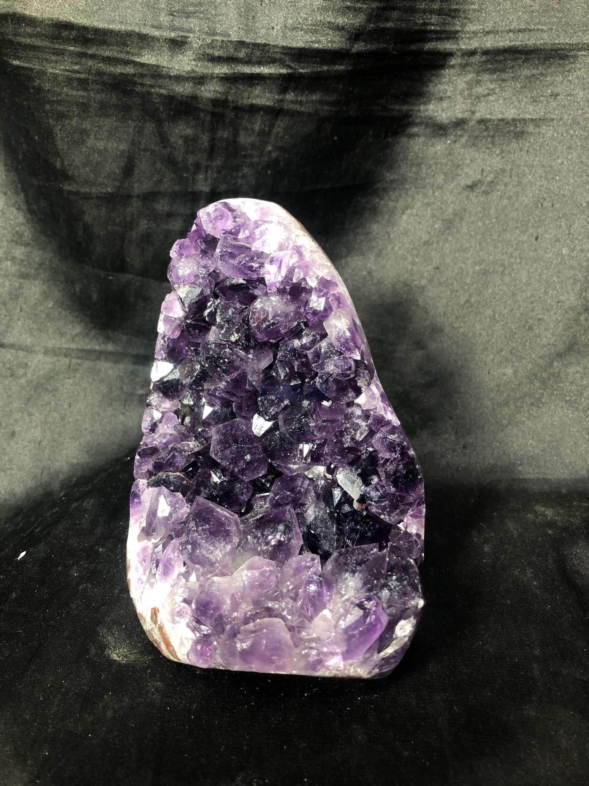 HỐC THẠCH ANH TÍM NHỎ – SMALL AMETHYST GEODE (TV588), KL: 0,856KG, KT: 10*9CM