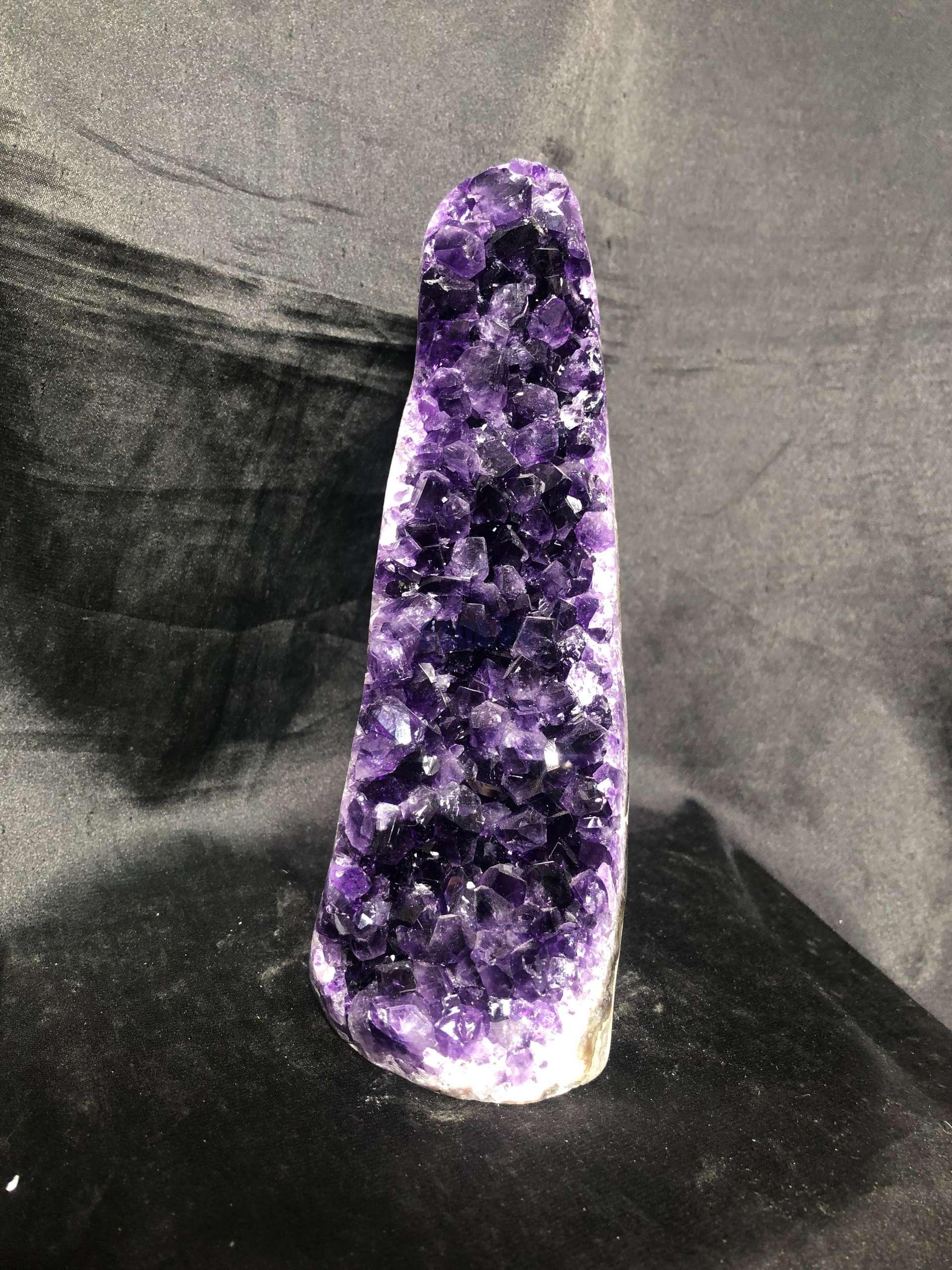 HỐC THẠCH ANH TÍM NHỎ – SMALL AMETHYST GEODE (TV589), KL: 1,212KG, KT: 17,2*8,5CM