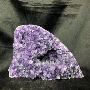HỐC THẠCH ANH TÍM NHỎ – SMALL AMETHYST GEODE (TV596), KL: 0,718KG, KT: 8,8*12,8CM