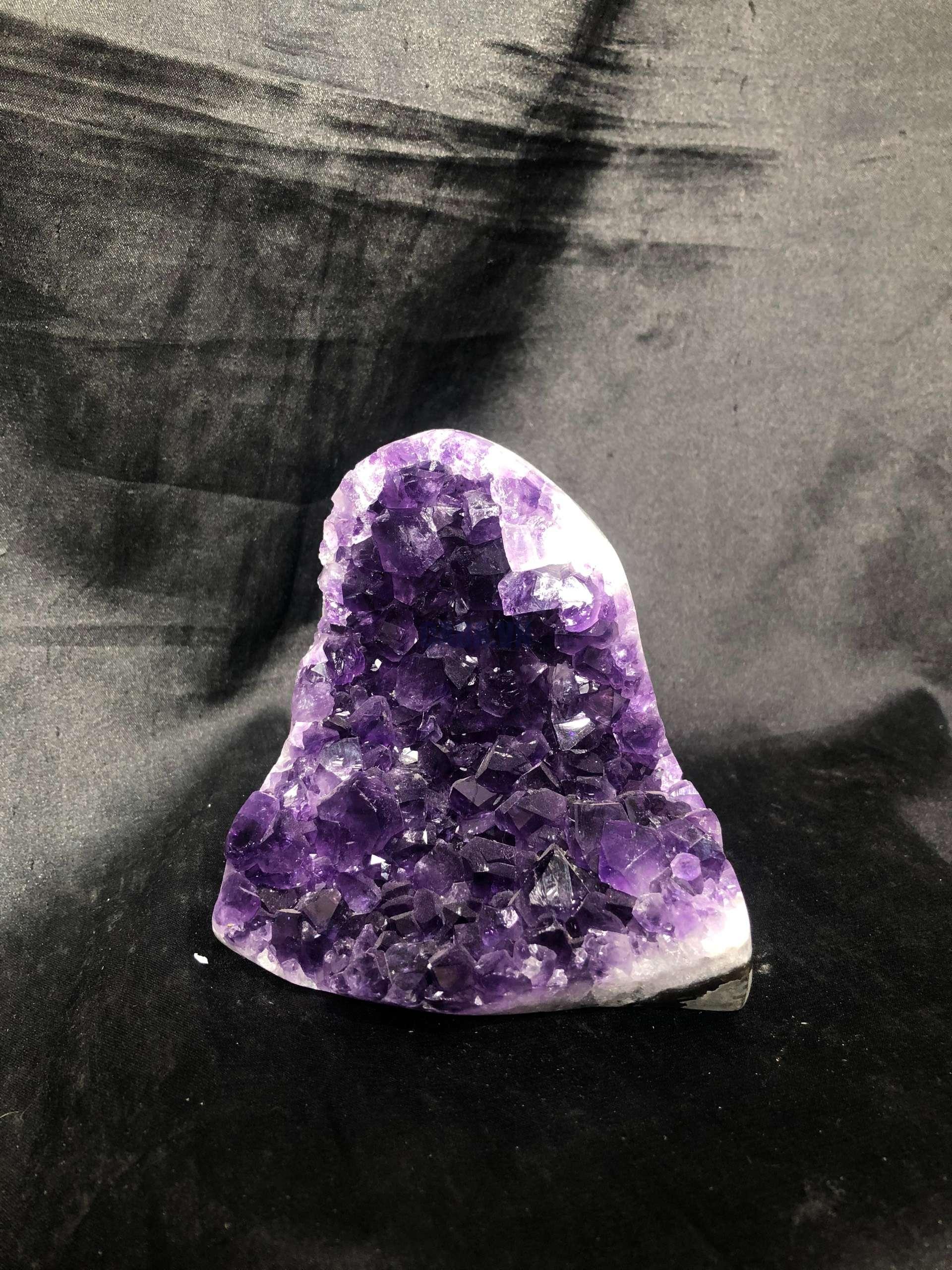 HỐC THẠCH ANH TÍM NHỎ – SMALL AMETHYST GEODE (TV597), KL: 0,636KG, KT: 8,3*8,5CM