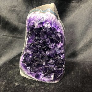 HỐC THẠCH ANH TÍM NHỎ – SMALL AMETHYST GEODE (TV599), KL: 0,778KG, KT: 14*7,8CM