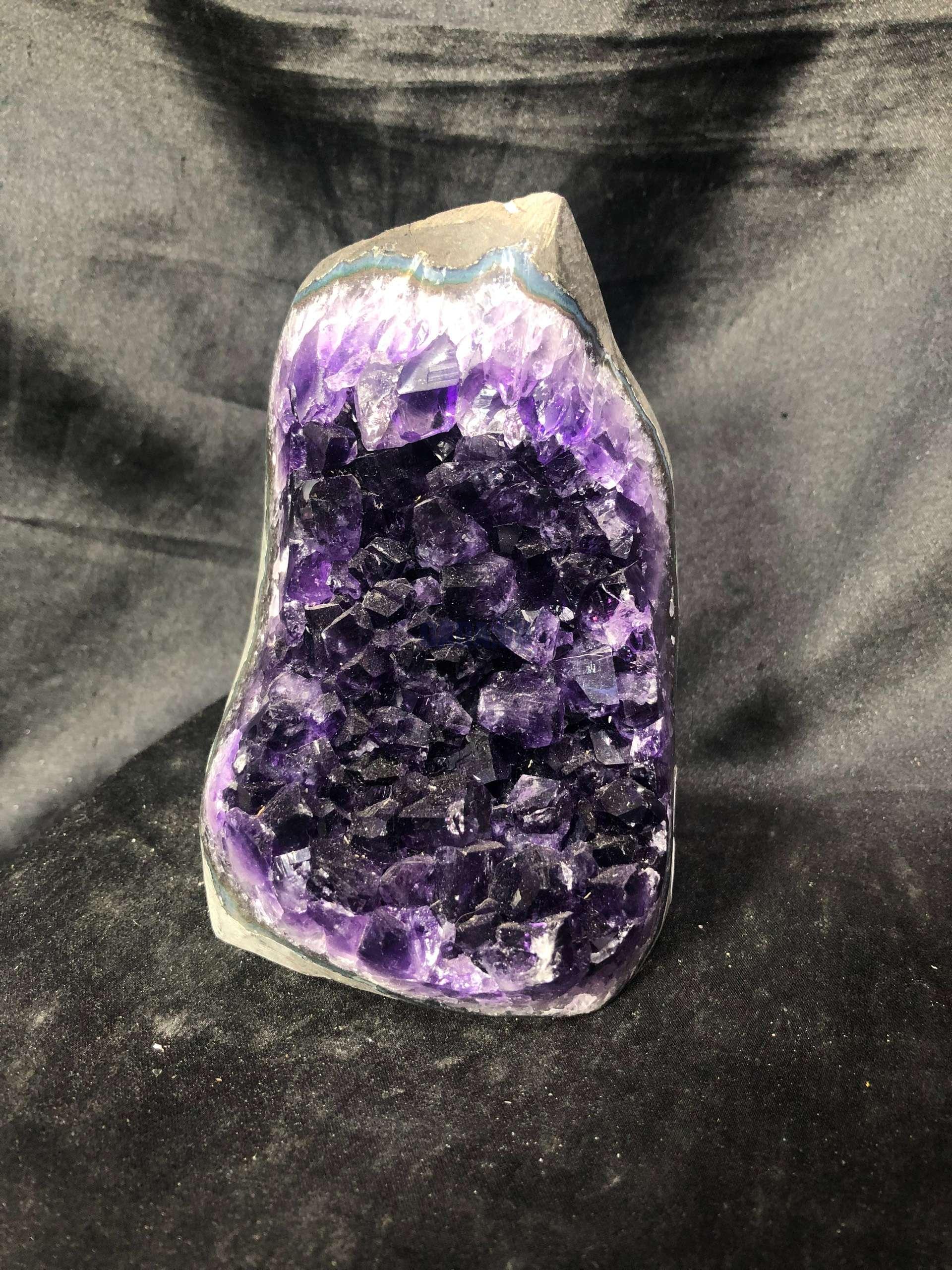 HỐC THẠCH ANH TÍM NHỎ – SMALL AMETHYST GEODE (TV599), KL: 0,778KG, KT: 14*7,8CM