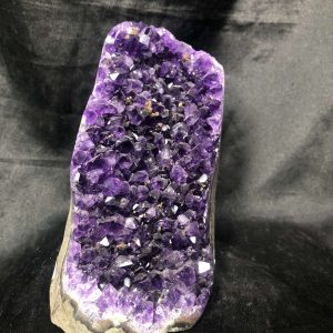 HỐC THẠCH ANH TÍM NHỎ – SMALL AMETHYST GEODE (TV604), KL: 1,056KG, KT: 13*10CM
