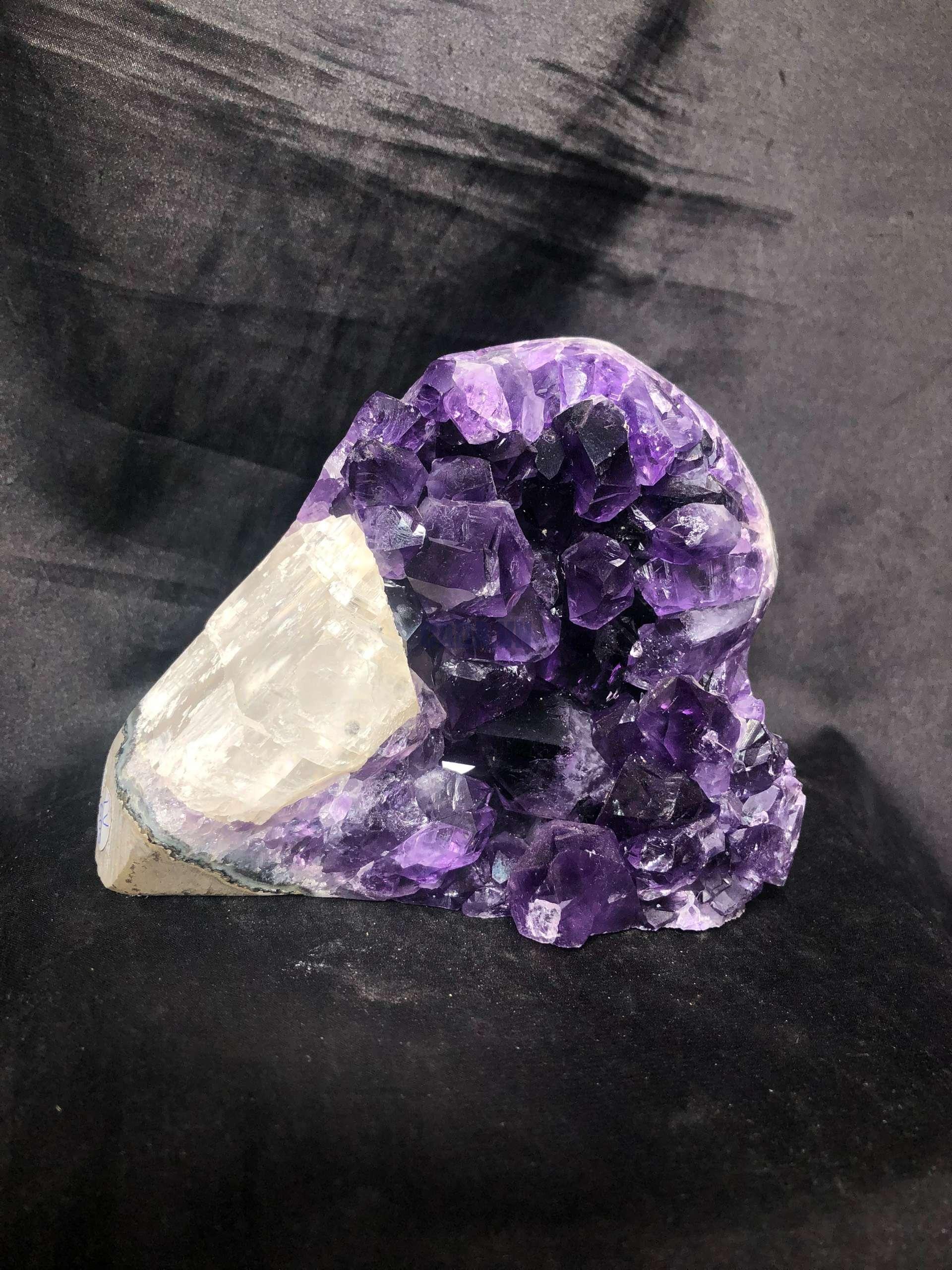 HỐC THẠCH ANH TÍM NHỎ – SMALL AMETHYST GEODE (TV605), KL: 1,138KG, KT: 10,5*11,6CM