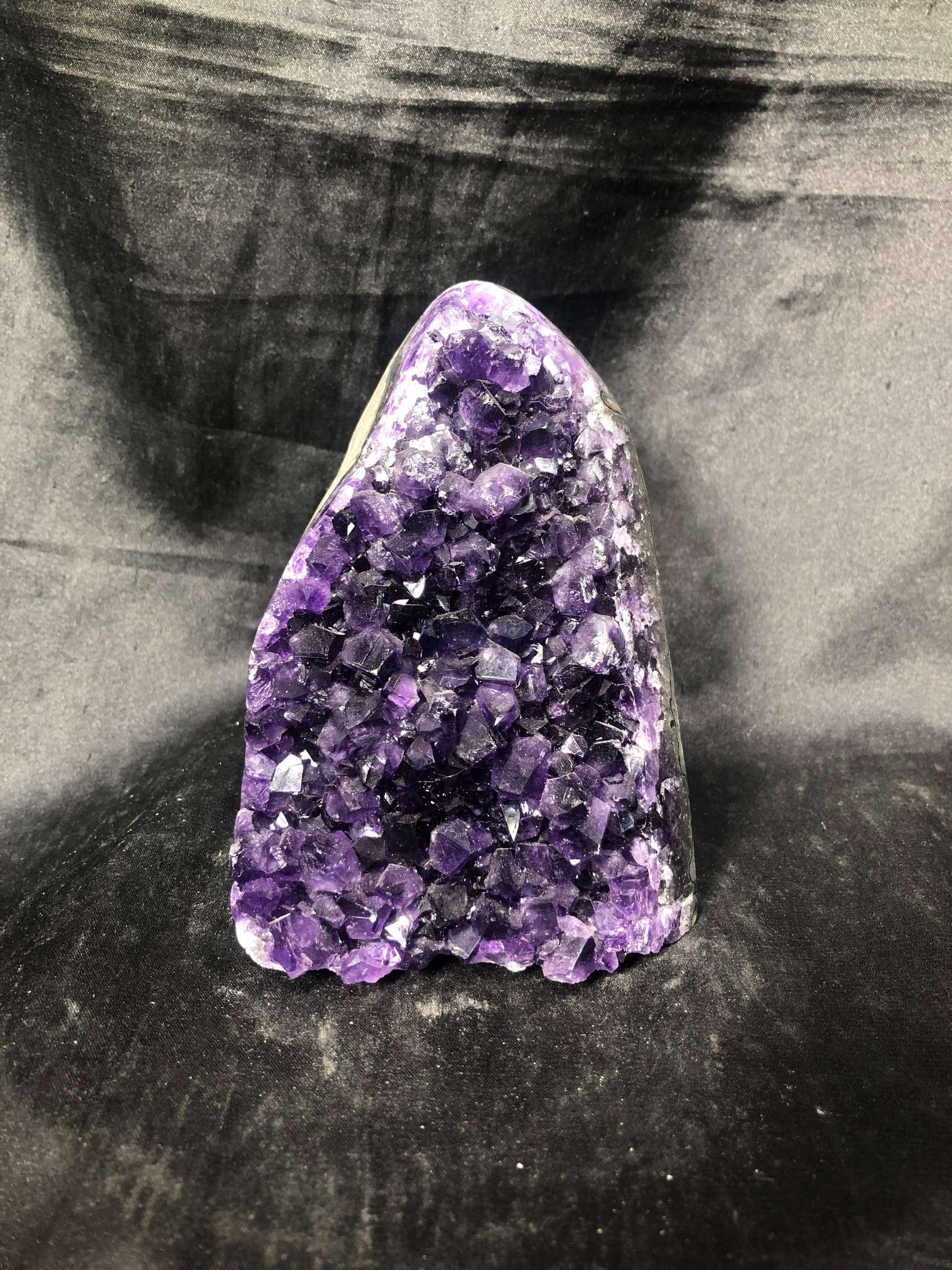HỐC THẠCH ANH TÍM NHỎ – SMALL AMETHYST GEODE (TV606), KL: 0,778KG, KT: 11*8CM