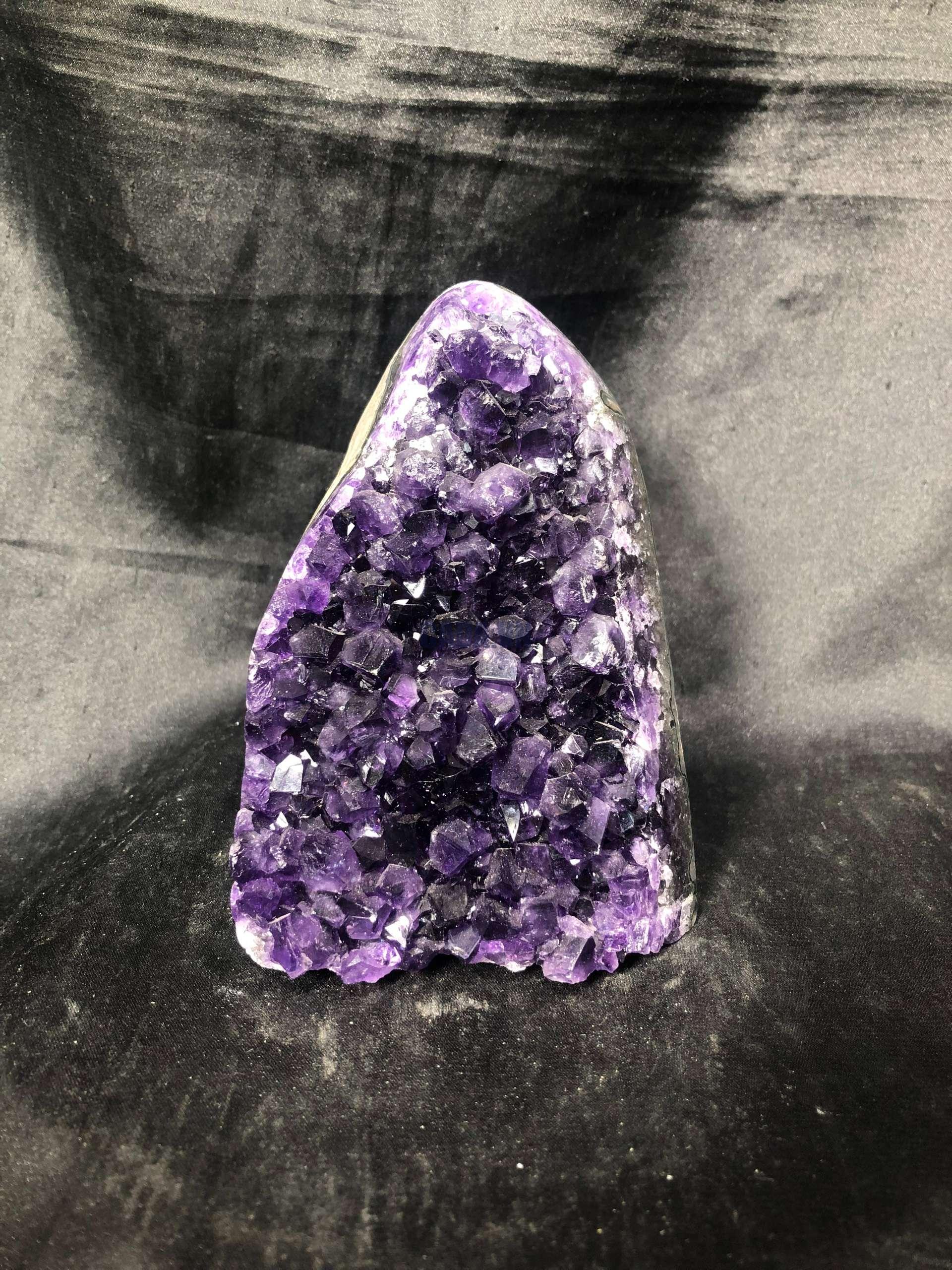 HỐC THẠCH ANH TÍM NHỎ – SMALL AMETHYST GEODE (TV606), KL: 0,778KG, KT: 11*8CM