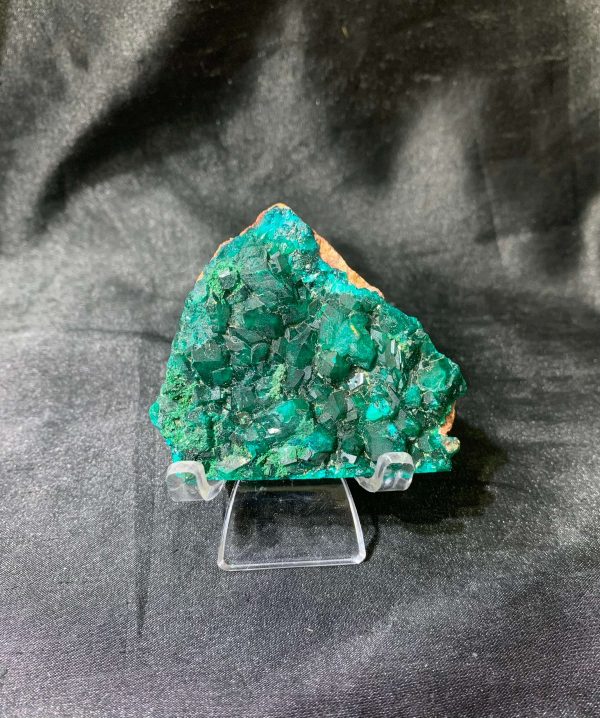 DIOPTASE SPECIMEN – TINH THỂ SƯU TÂM | CADA DECOR