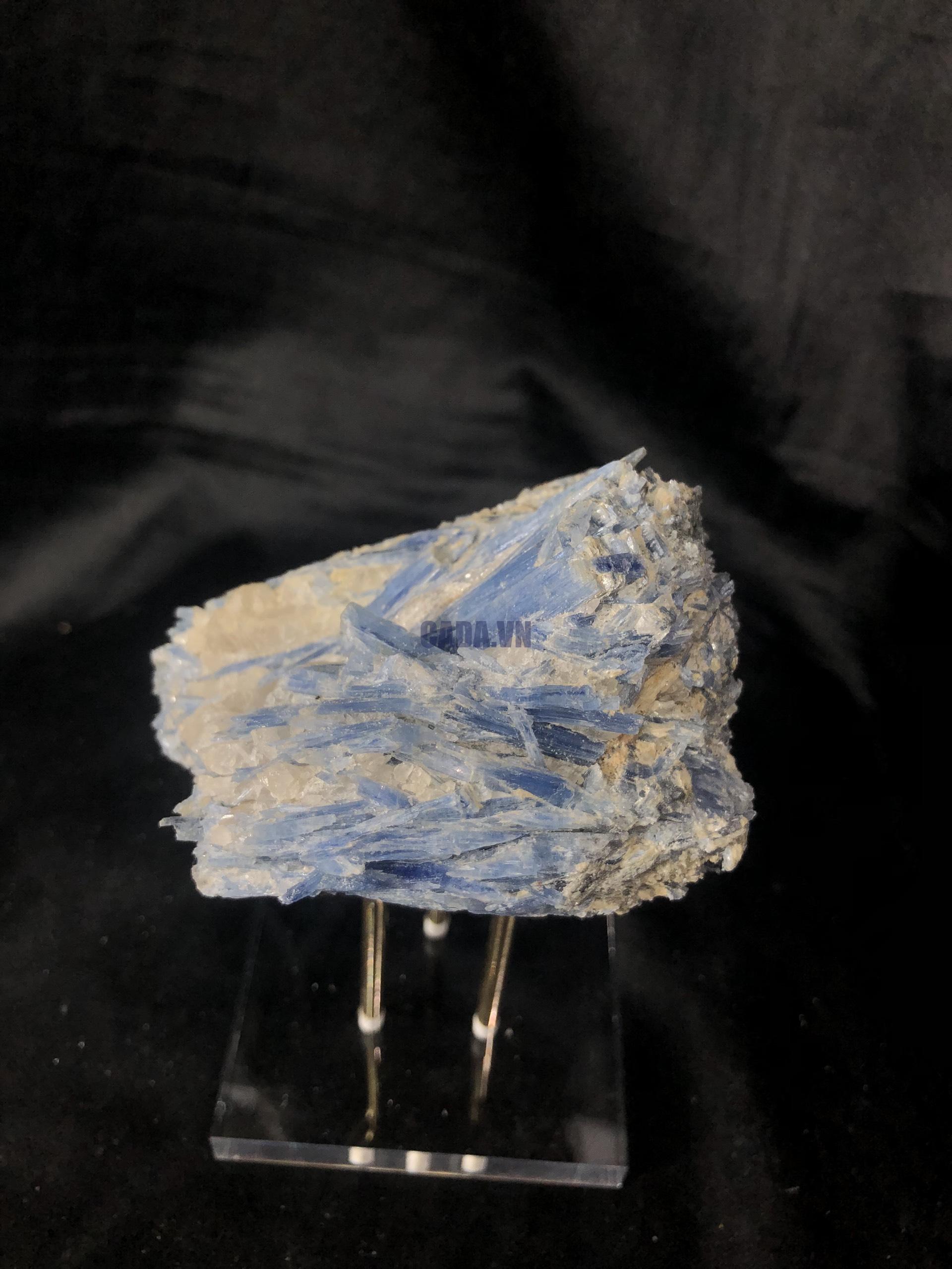 KYANITE SPECIMEN – TINH THỂ SƯU TẦM, KL: 0,3kg | CADA DECOR