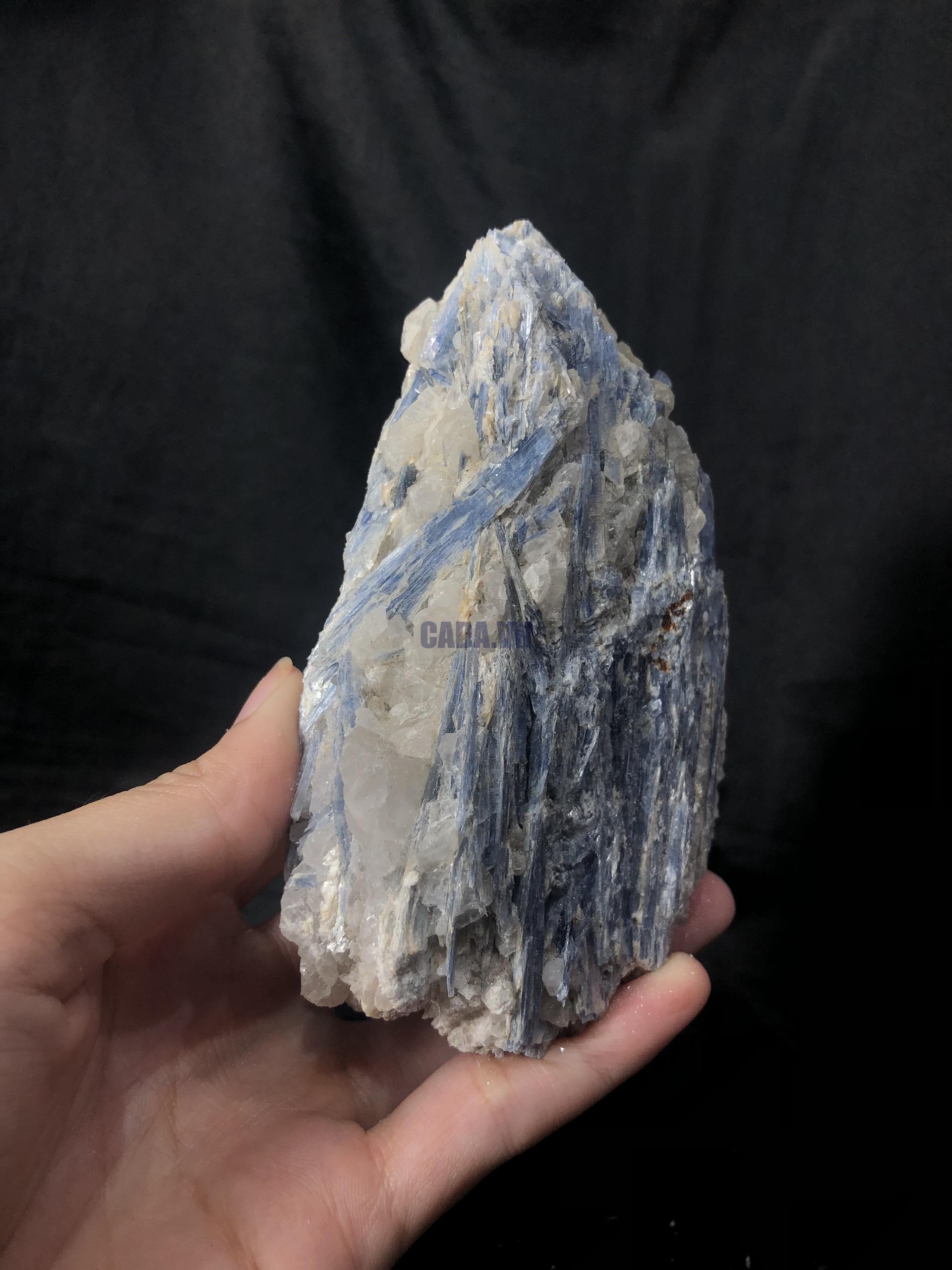KYANITE SPECIMEN – TINH THỂ SƯU TẦM, KL: 0,512kg | CADA DECOR