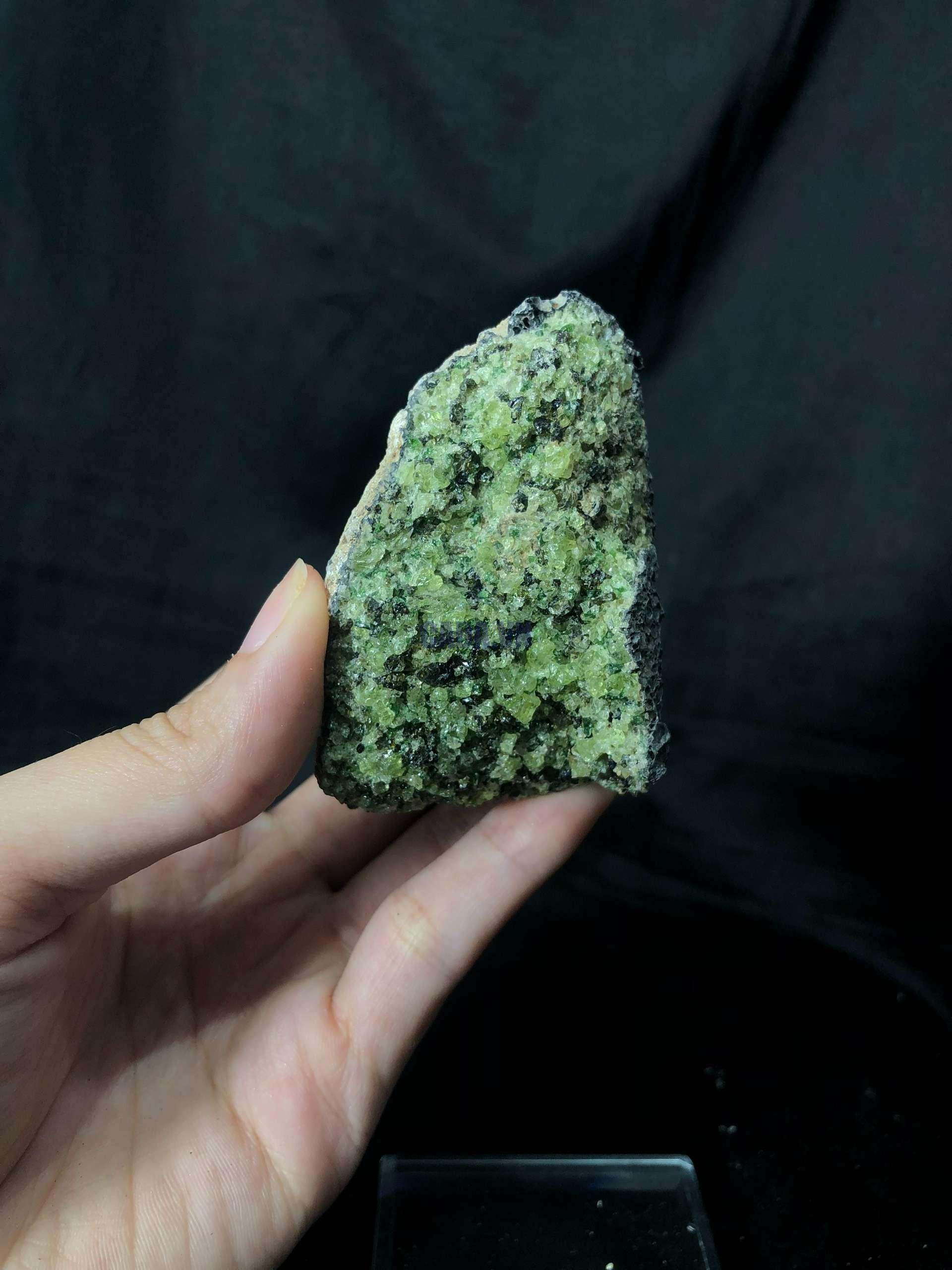 TINH THỂ PERIDOT SPECIMEN, KL: 201,3g | CADA DECOR