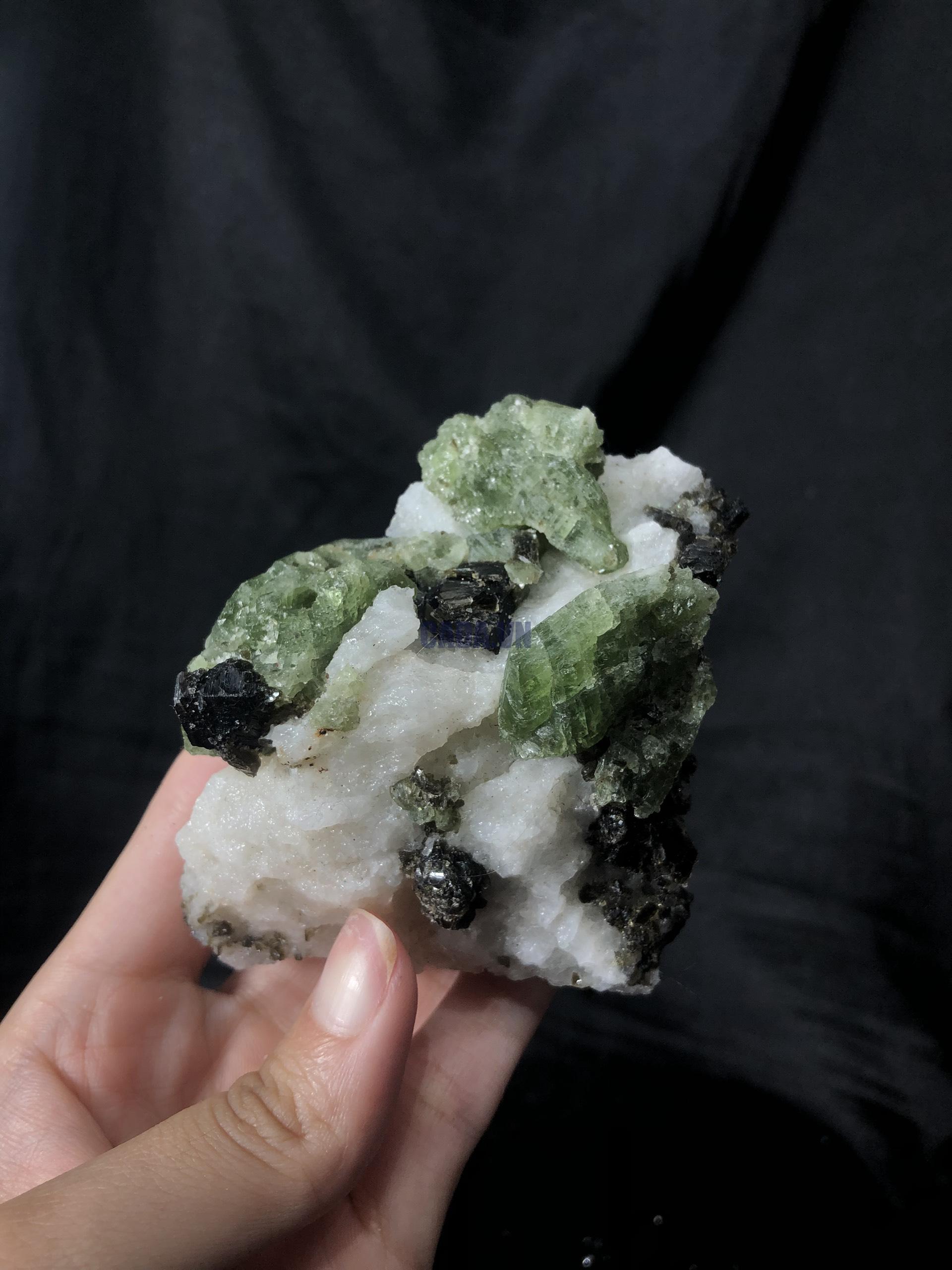 DIOPSITE SPECIMEN – TINH THỂ SƯU TẦM, KL: 247,6g | CADA DECOR