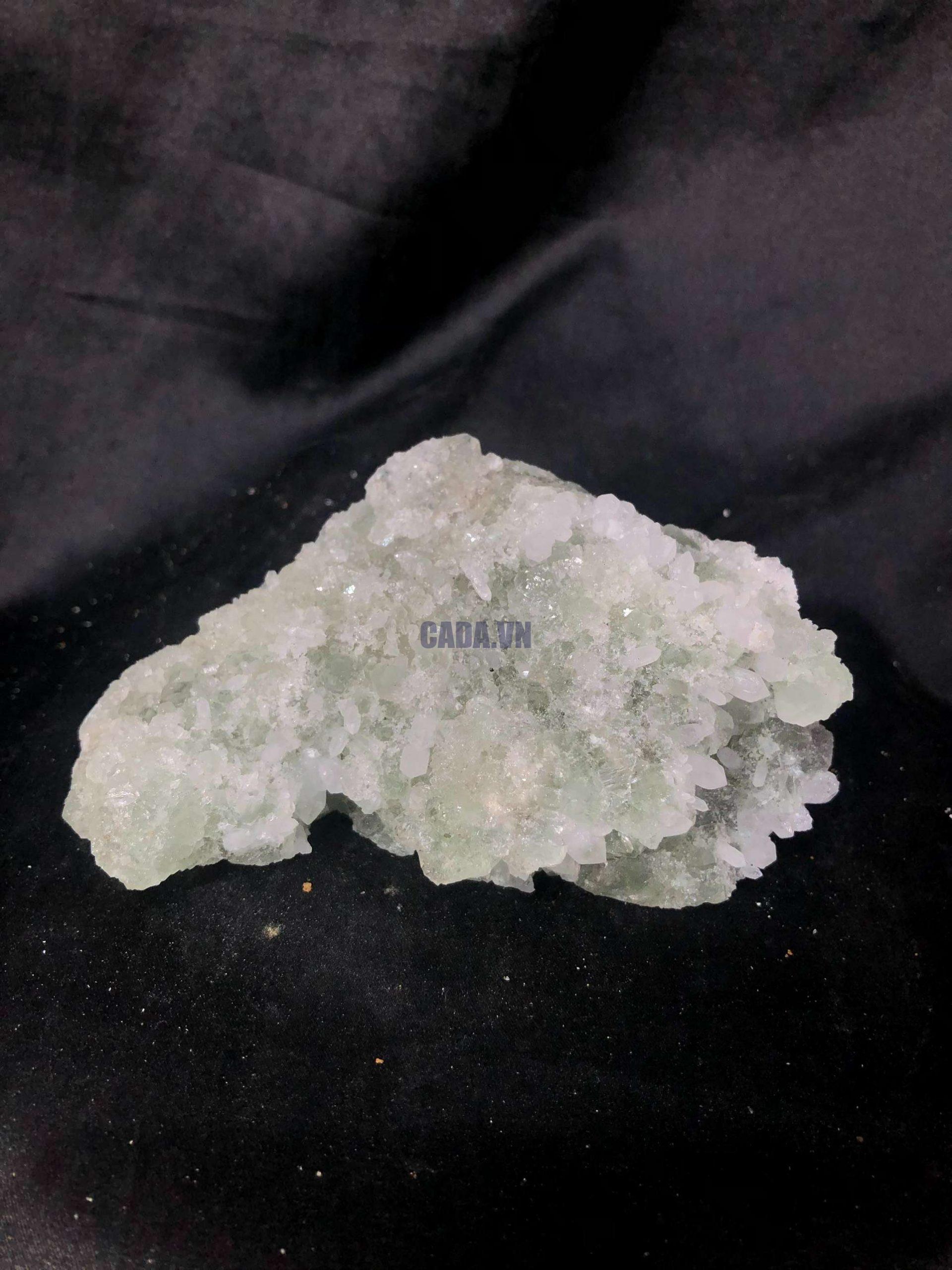 TINH THỂ FLUORITE WITH CALCITE – TINH THỂ SƯU TẦM | CADA DECOR