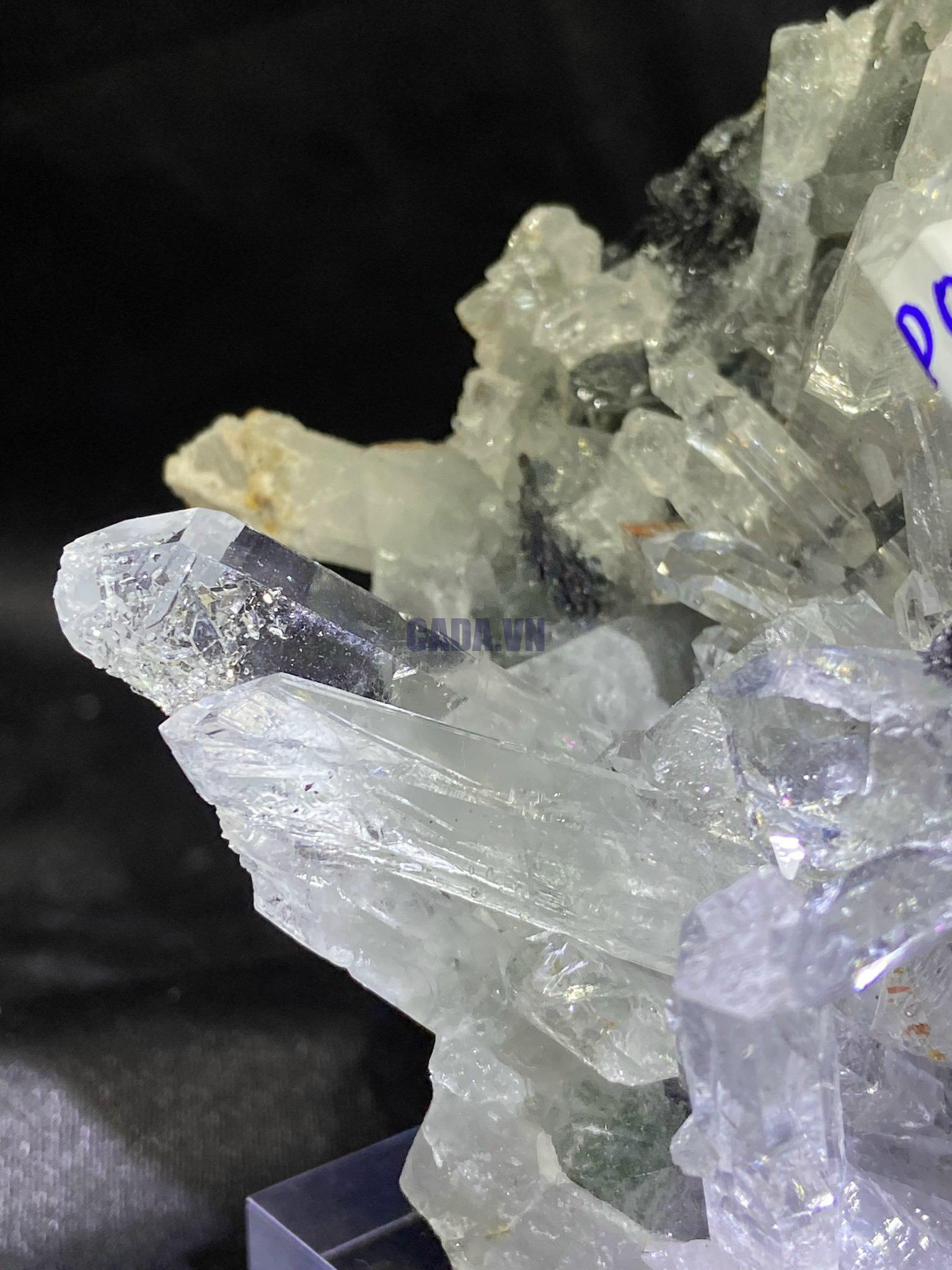 Tinh thể Speculerite and Quartz - Tinh thể Thạch Anh cộng sinh Bông Hồng Đen | CADA DECOR