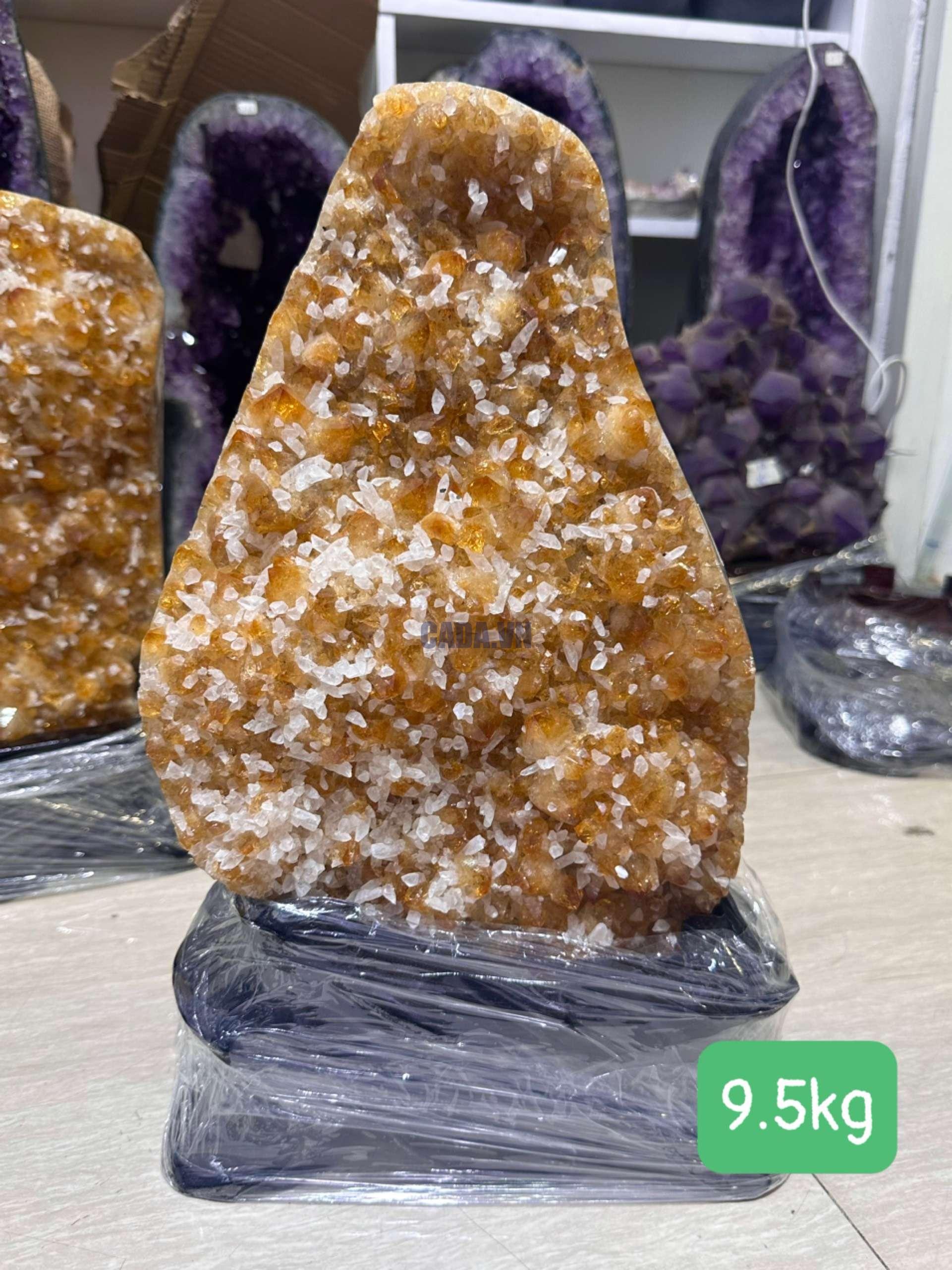 Vỉ Mầm Thạch Anh Vàng – Citrine, KT: 40x23CM (cả đế) – KL: 9,5KG | CADA DECOR