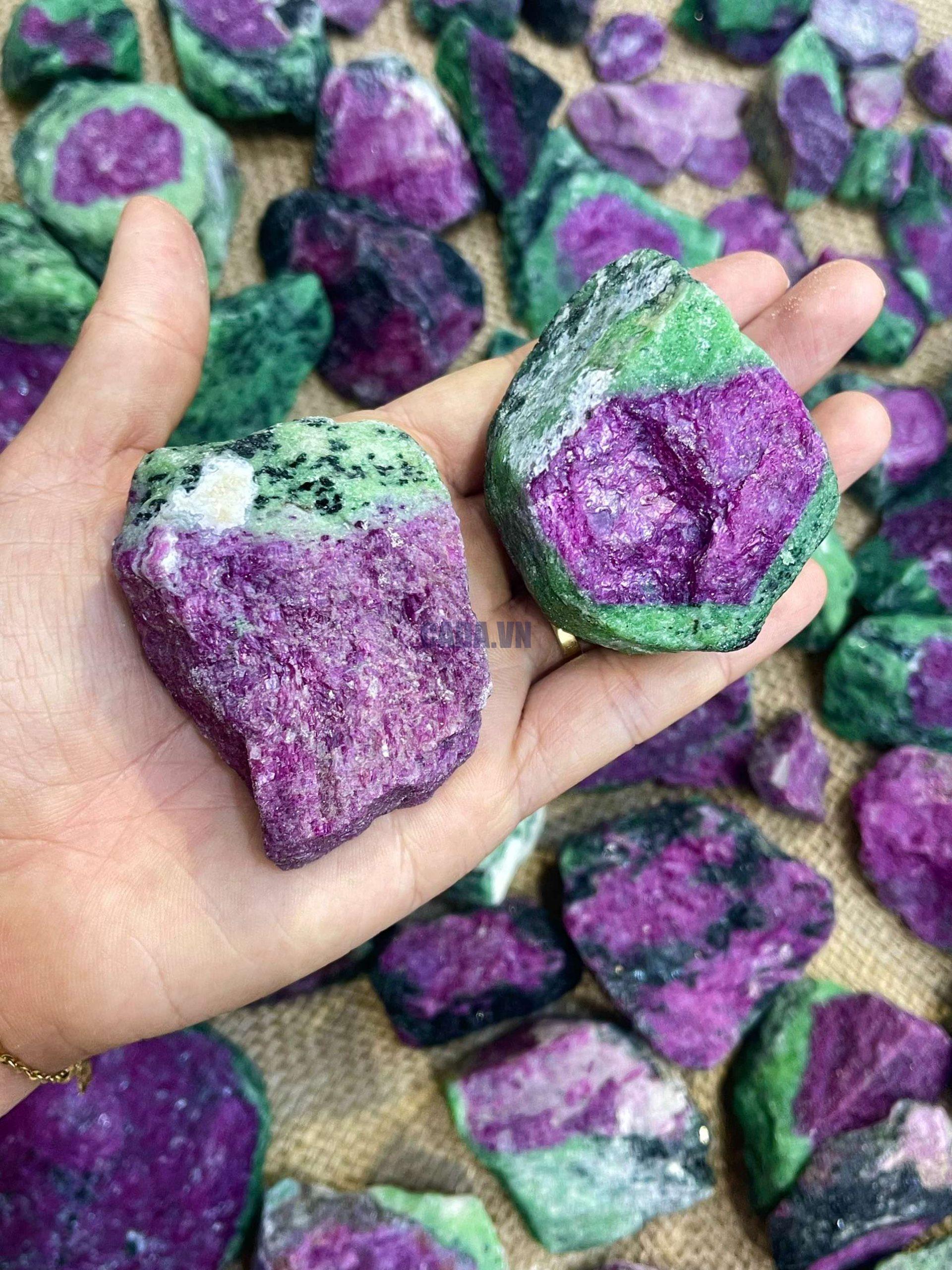 Đá Thô Ruby In Zoisite | CADA DECOR