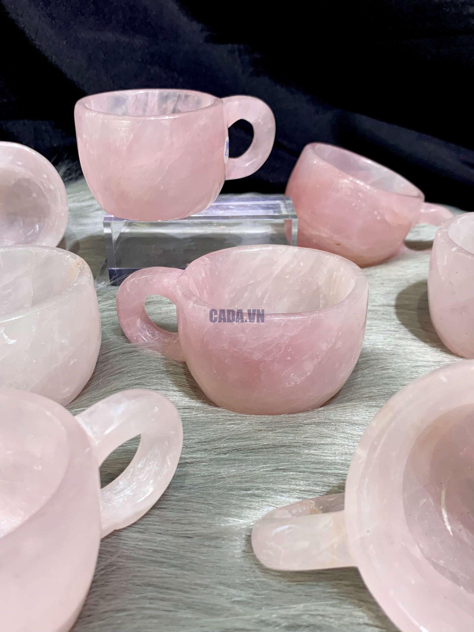 Ly Thạch Anh Hồng | CADA DECOR