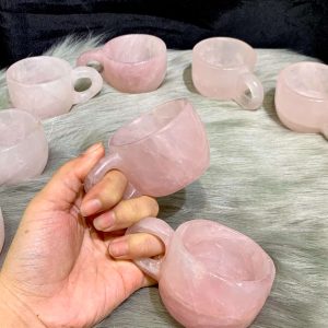 Ly Thạch Anh Hồng | CADA DECOR