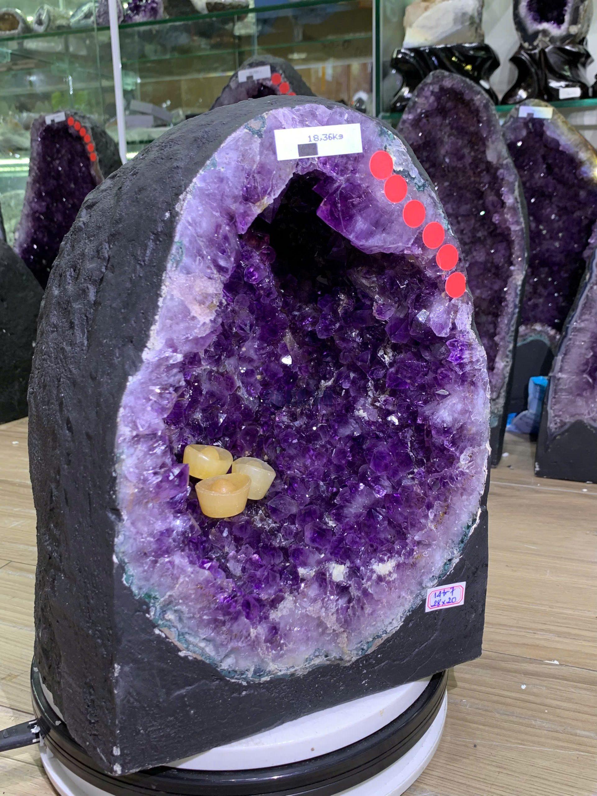 Hốc thạch anh tím tự nhiên - KT: 28x20cm - KL: 18.36kg