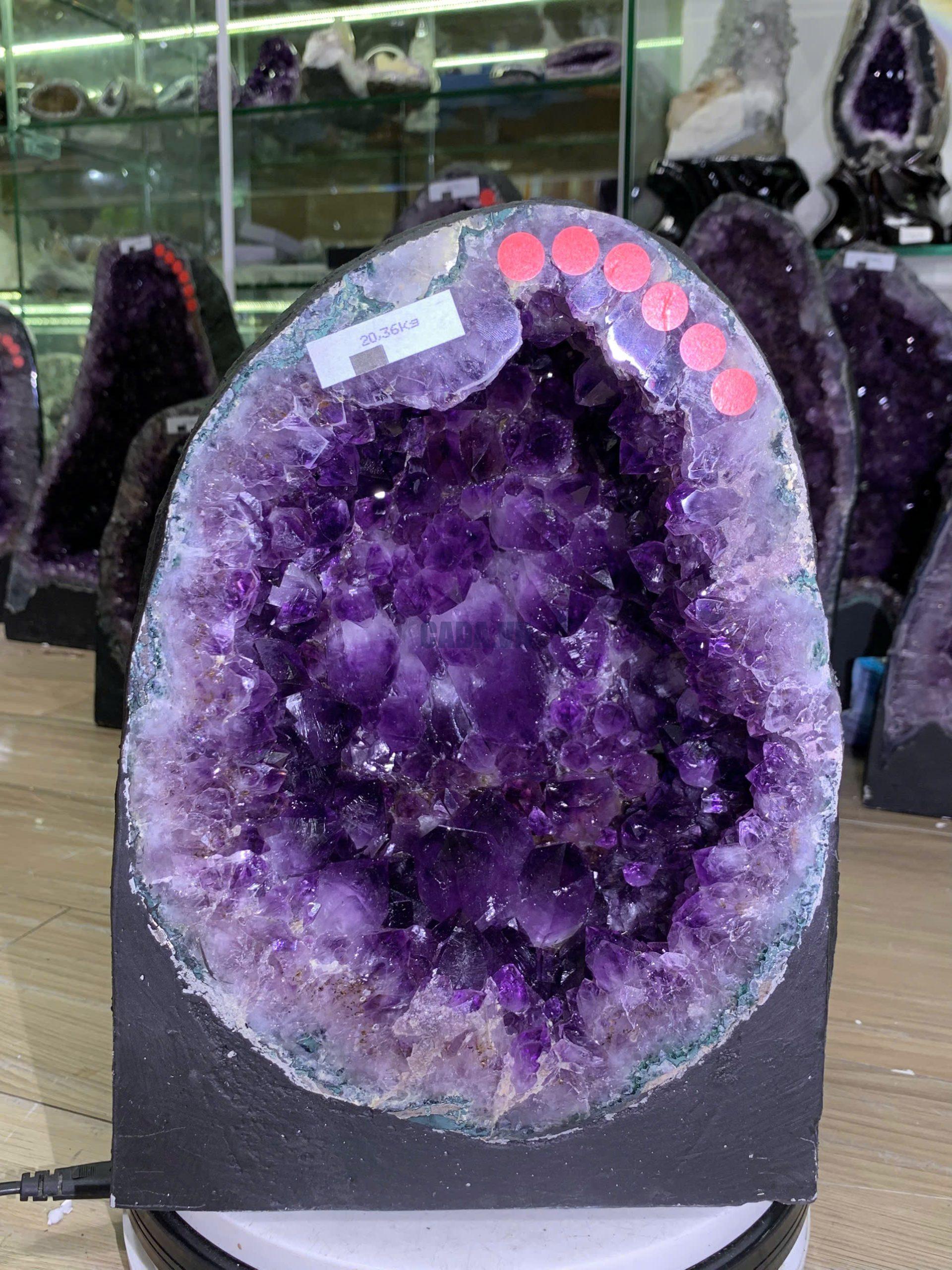 Hốc thạch anh tím tự nhiên - KT: 29x21cm - KL: 20.36kg