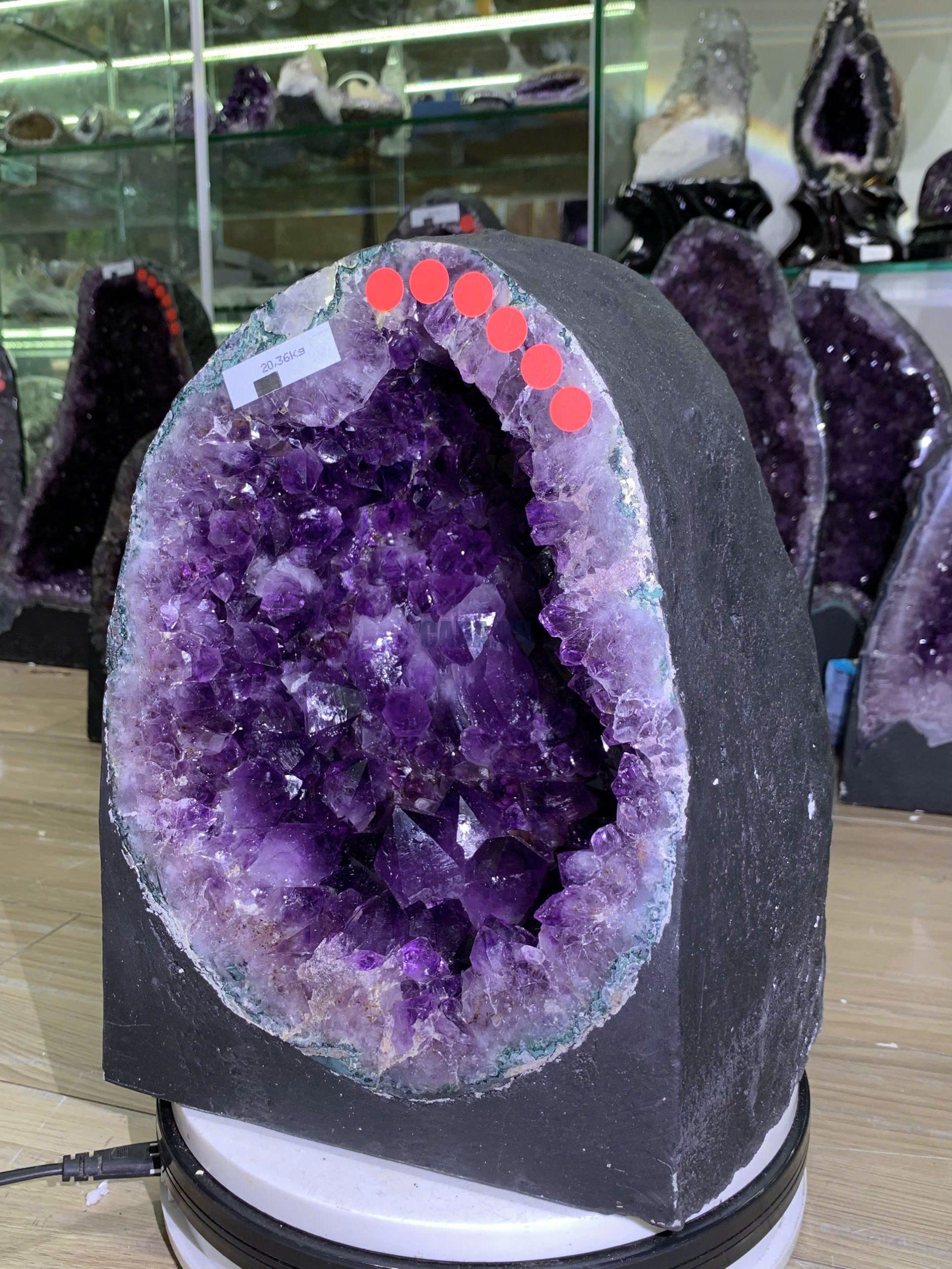 Hốc thạch anh tím tự nhiên - KT: 29x21cm - KL: 20.36kg