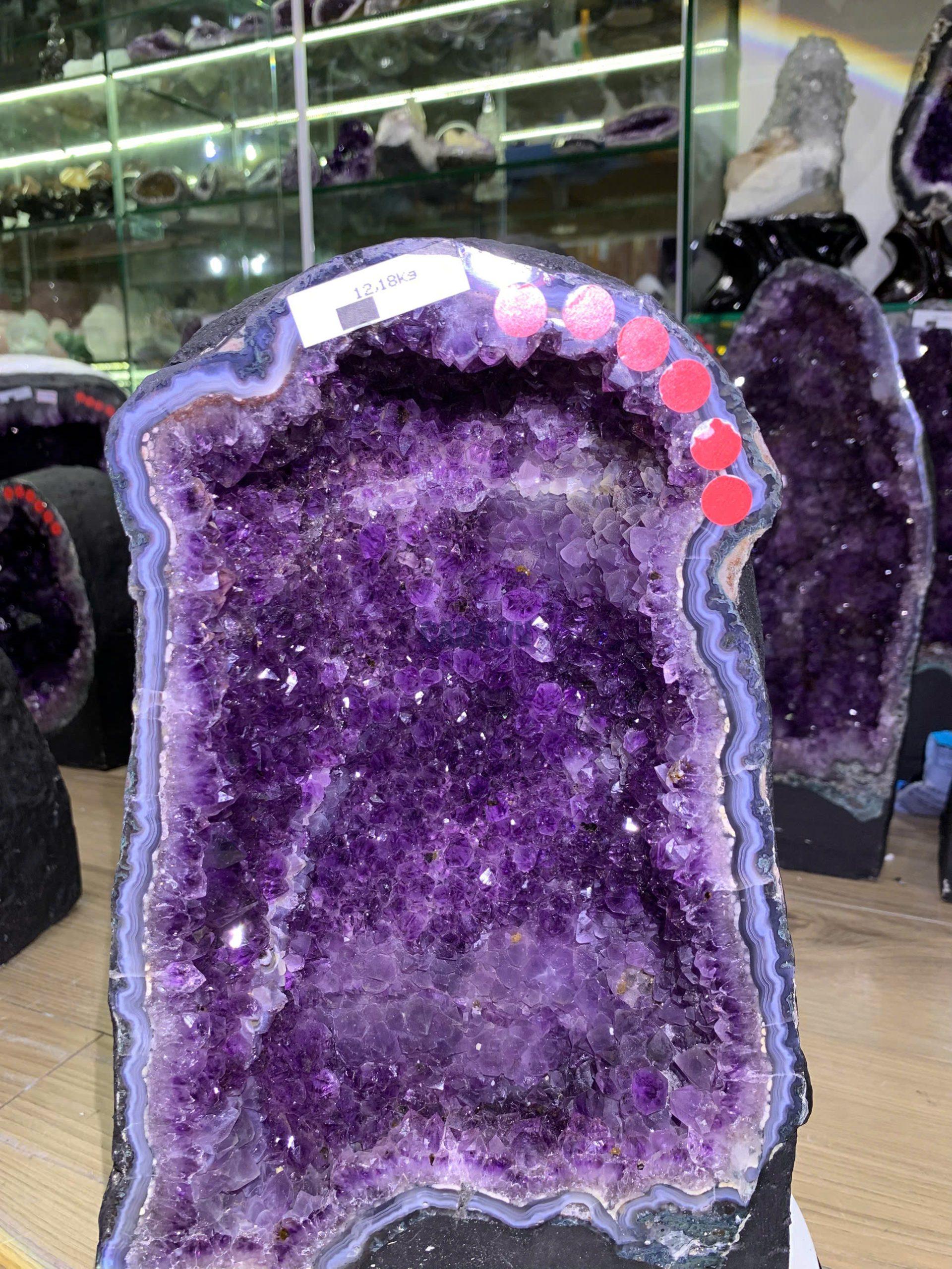 Hốc thạch anh tím tự nhiên - KT: 31.5x19.5cm - KL: 12.18kg